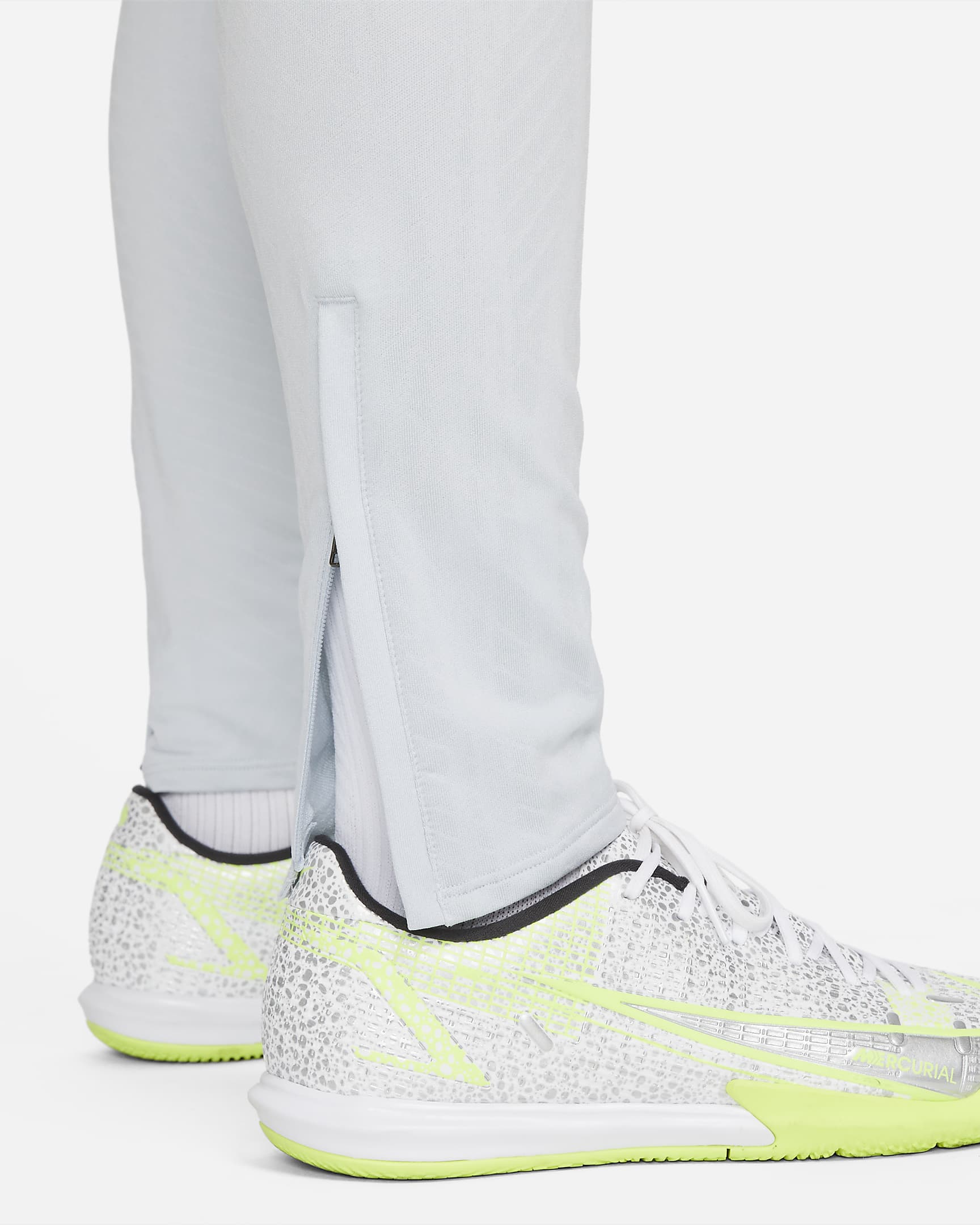 Nike DriFIT Strike Women's Football Trousers. Nike SK