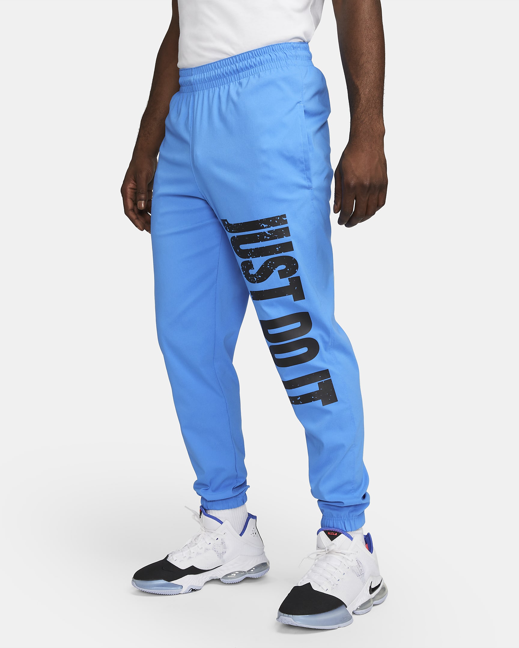 Nike DNA Men's Woven Basketball Pants.