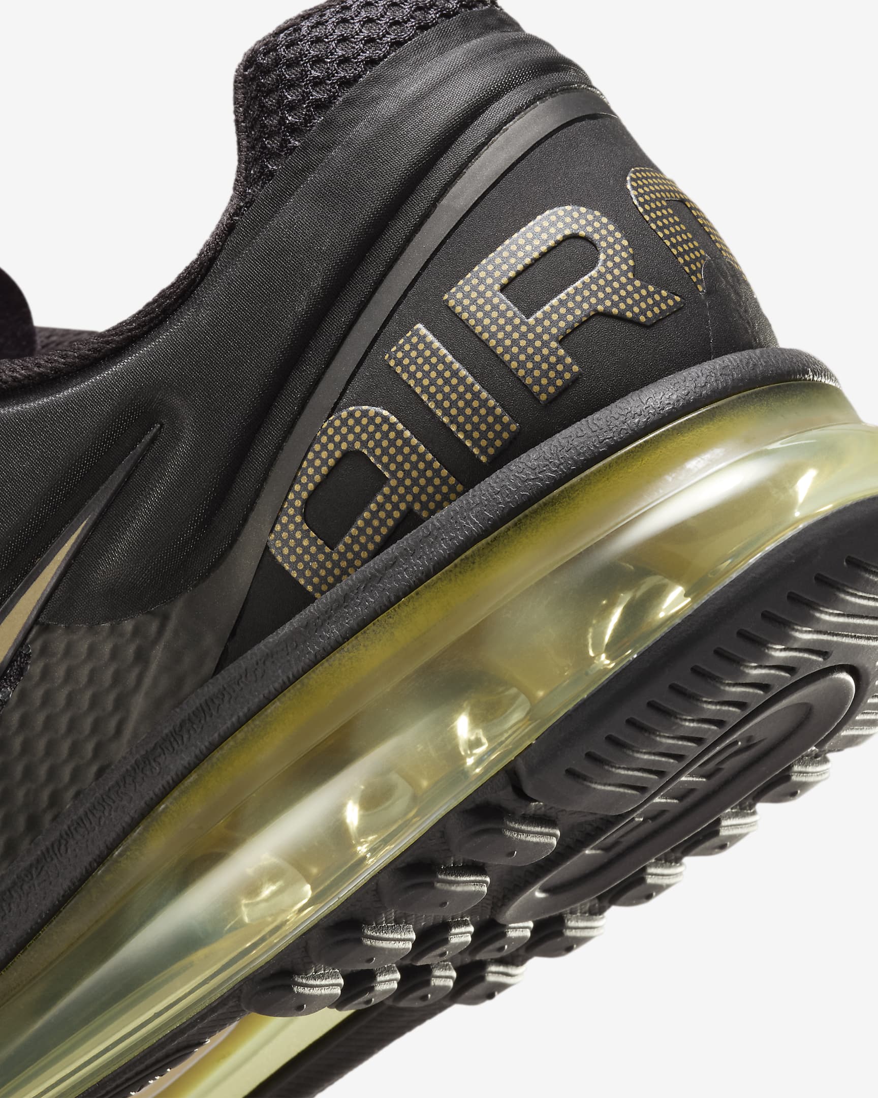 Tenis para hombre Nike Air Max 2013 - Negro/Oro liso/Oro metalizado