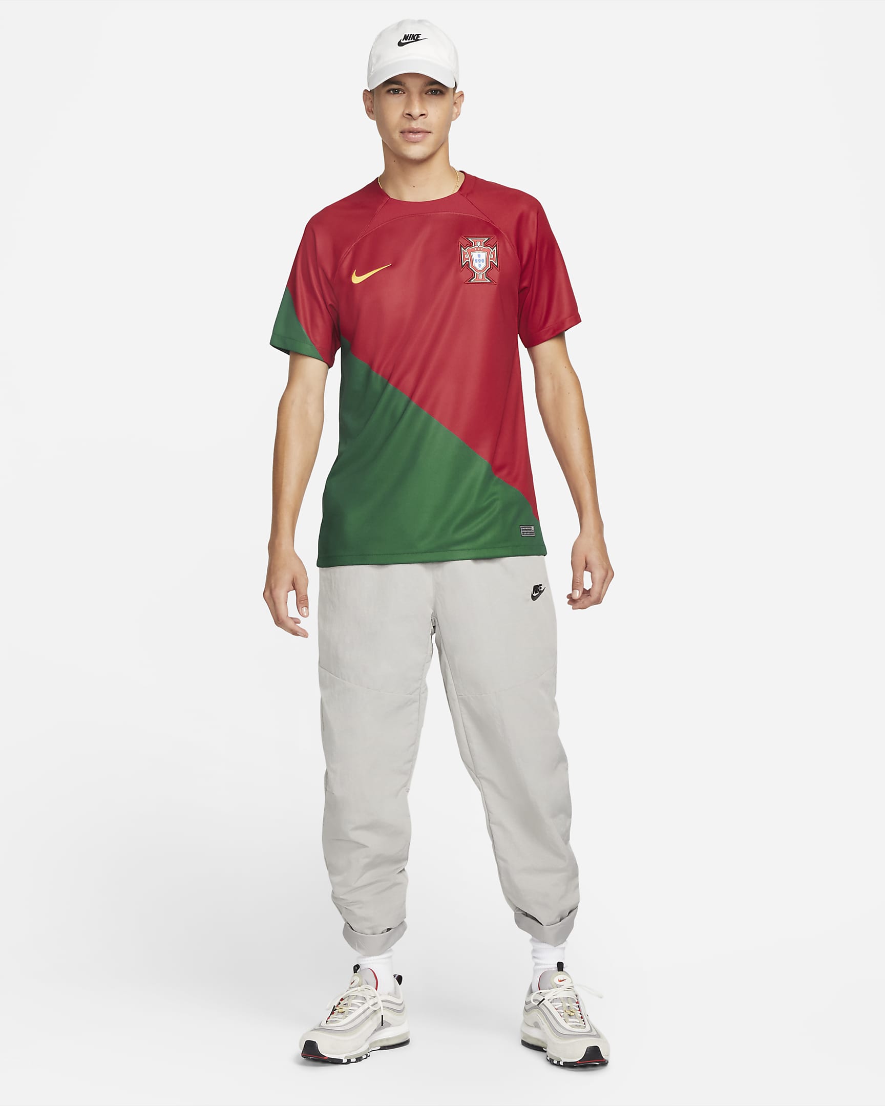 Portugal 2022/23 Stadium Home Men's Nike Dri-FIT Football Shirt - Pepper Red/Pepper Red/Gold Dart