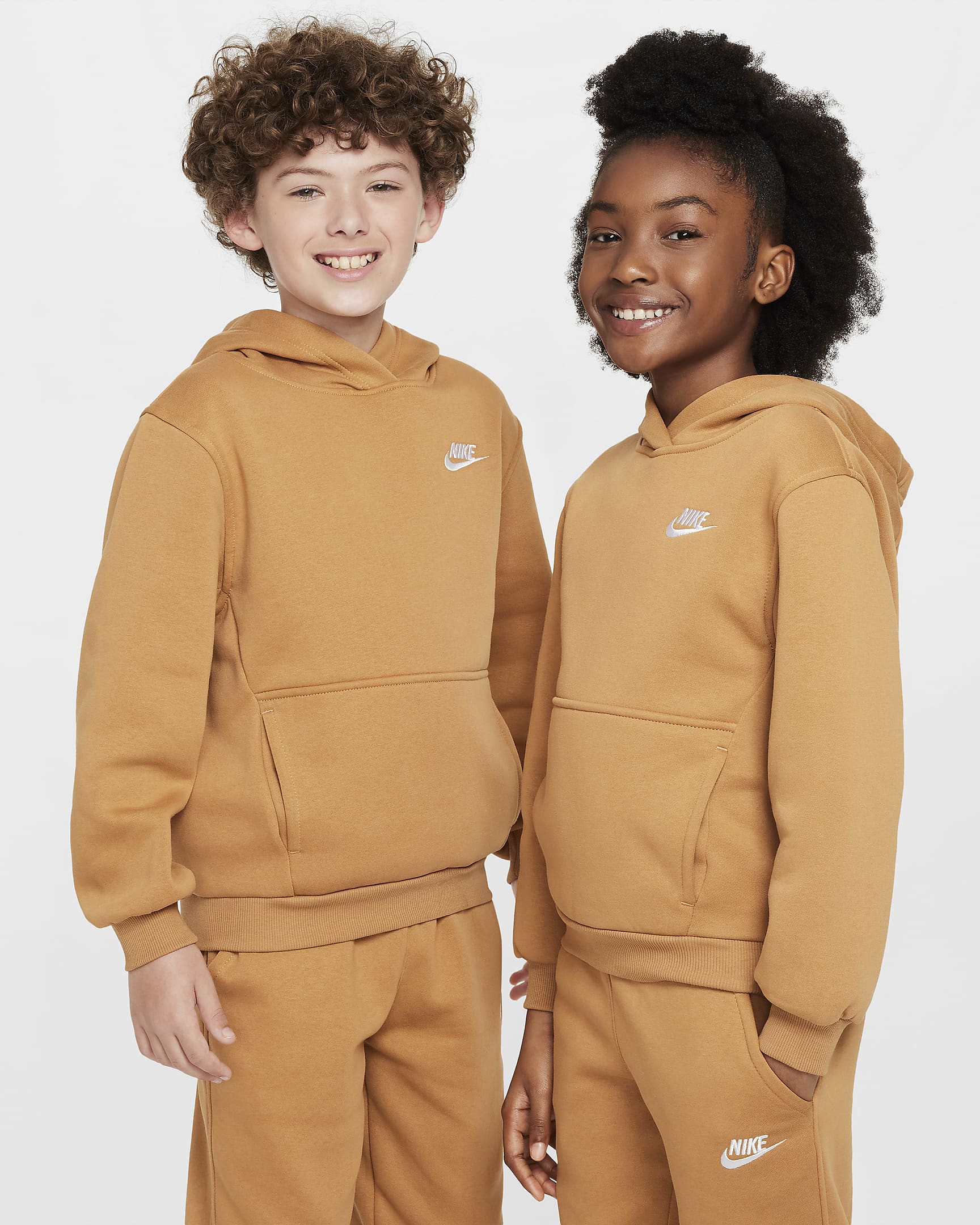 Nike Sportswear Club Fleece Older Kids' Pullover Hoodie - Flax/White