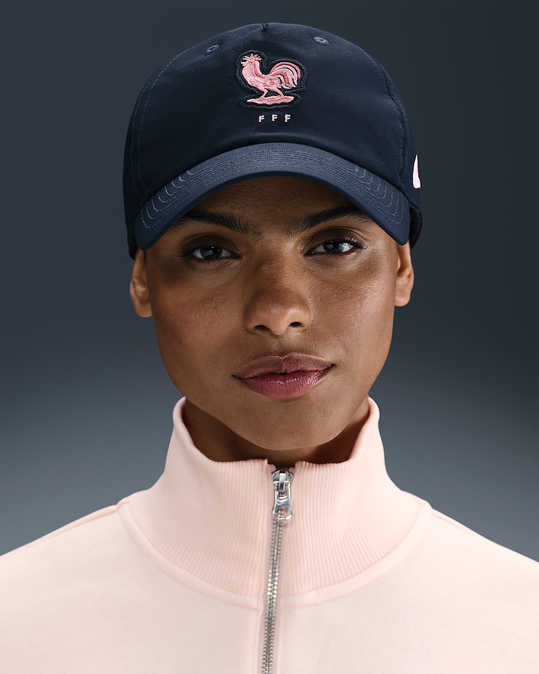 Casquette Nike Club France 2025/2026 - Obsidian/Bleached Coral