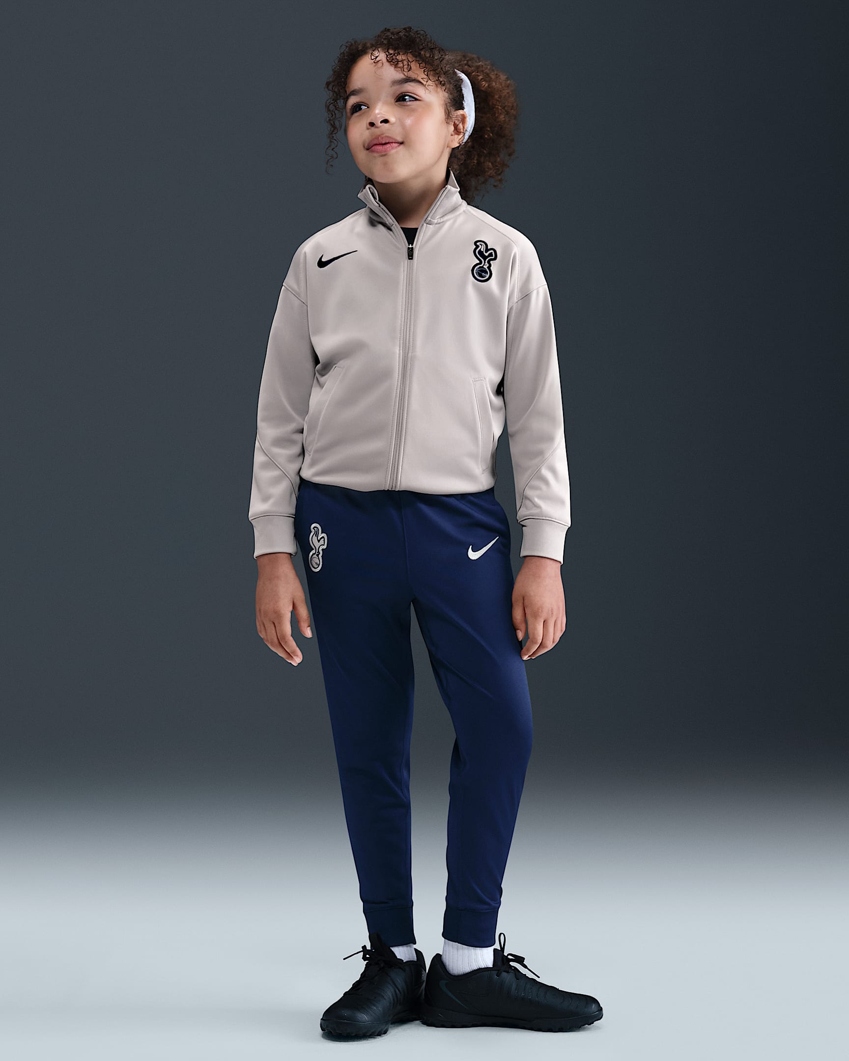Dzianinowy dres piłkarski dla małych dzieci Nike Dri-FIT Tottenham Hotspur Strike - Light Iron Ore/Binary Blue/Binary Blue