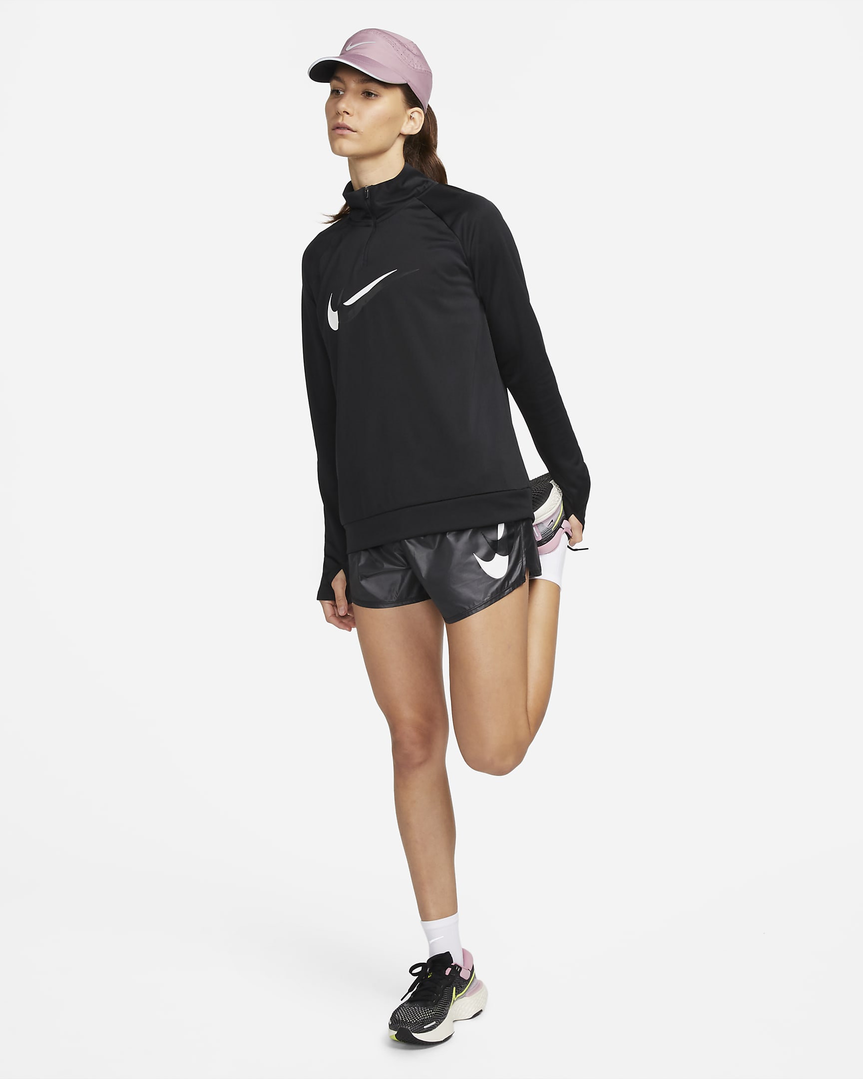 Nike Dri-FIT Swoosh Run 女款跑步短褲 - 黑色/白色