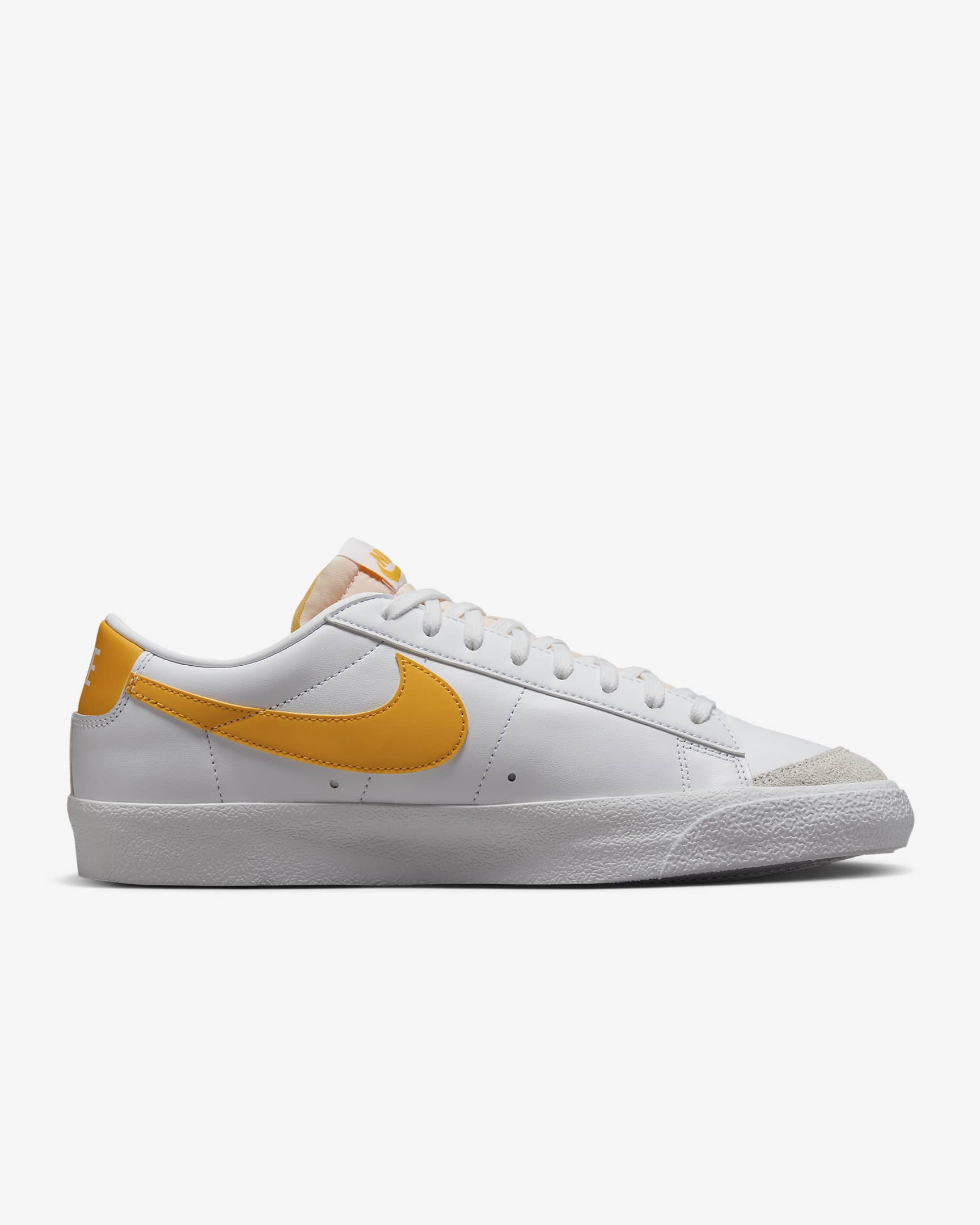 Tenis para hombre Nike Blazer Low '77 Vintage - Blanco/Fantasma/Oro universitario