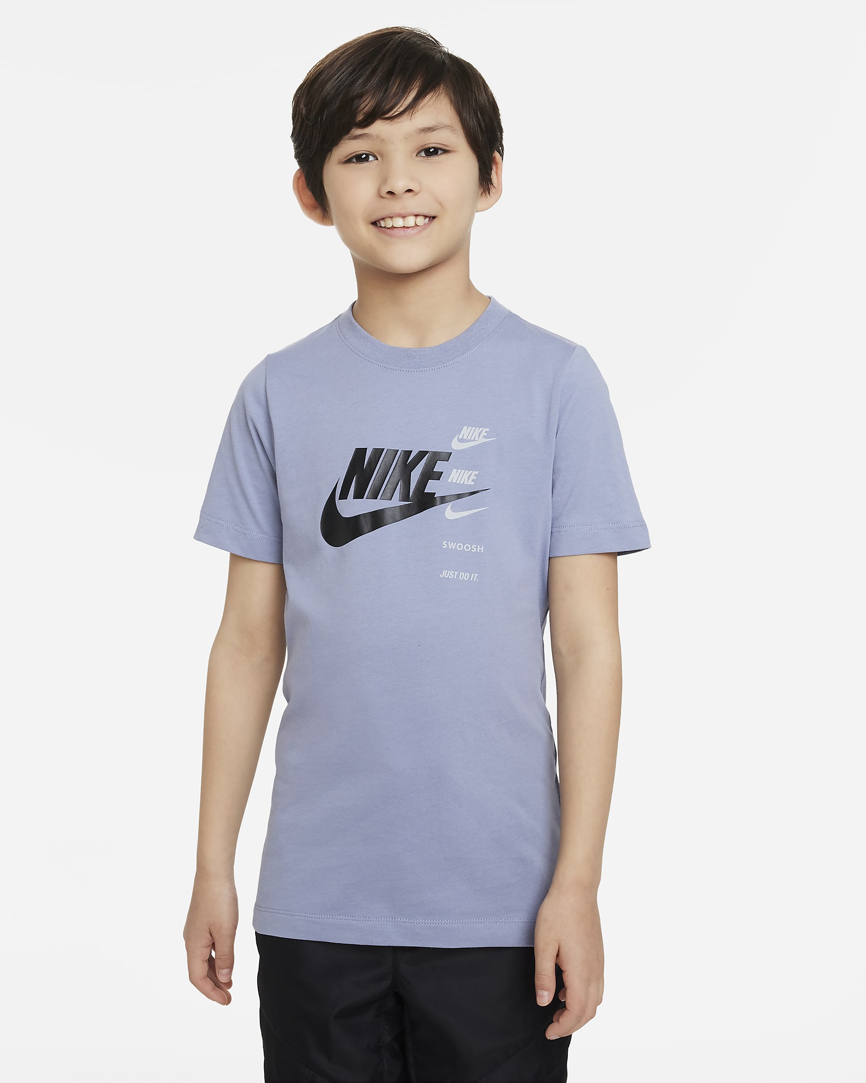 Nike Sportswear Standard Issue Older Kids' (Boys') T-shirt. Nike LU