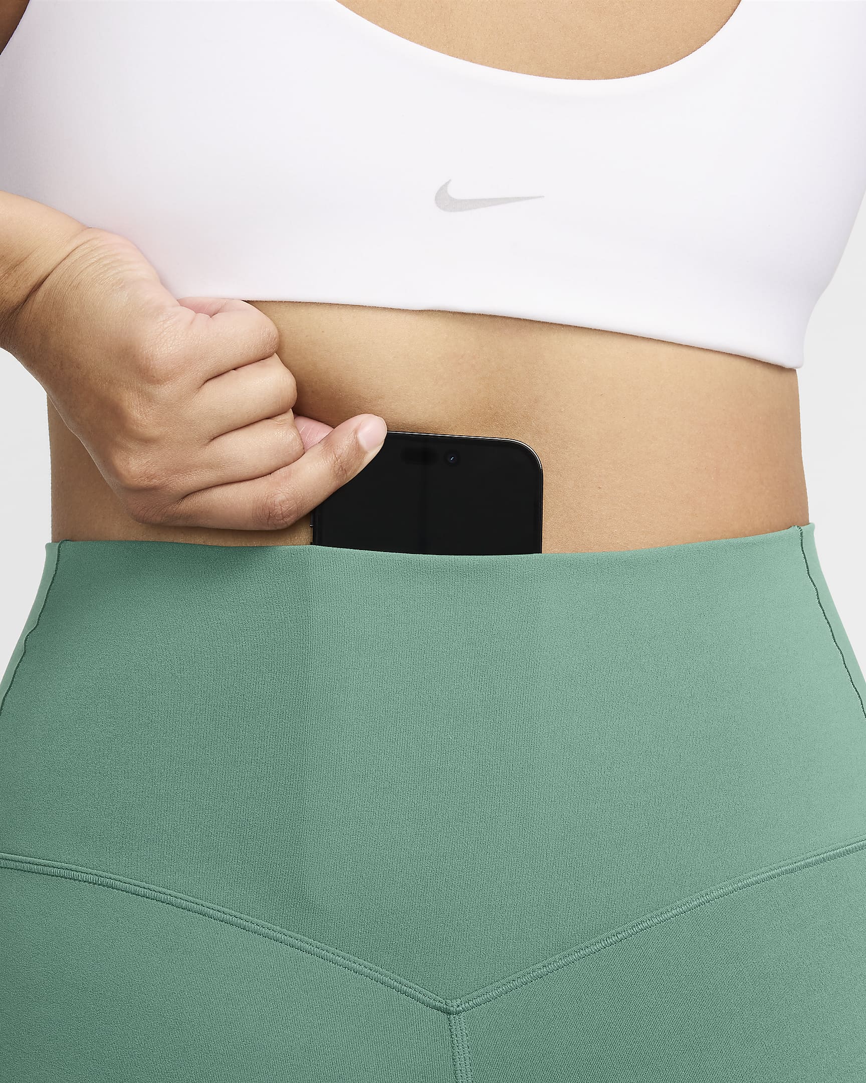 Nike Zenvy Pantalón corto de ciclismo de 20 cm de talle alto y sujeción ligera - Mujer - Bicoastal/Negro