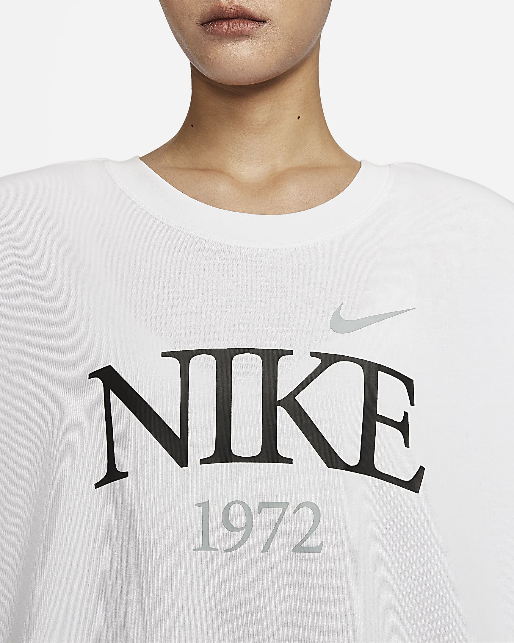 Nike Sportswear Classic Women's T-Shirt (Plus Size). Nike PH