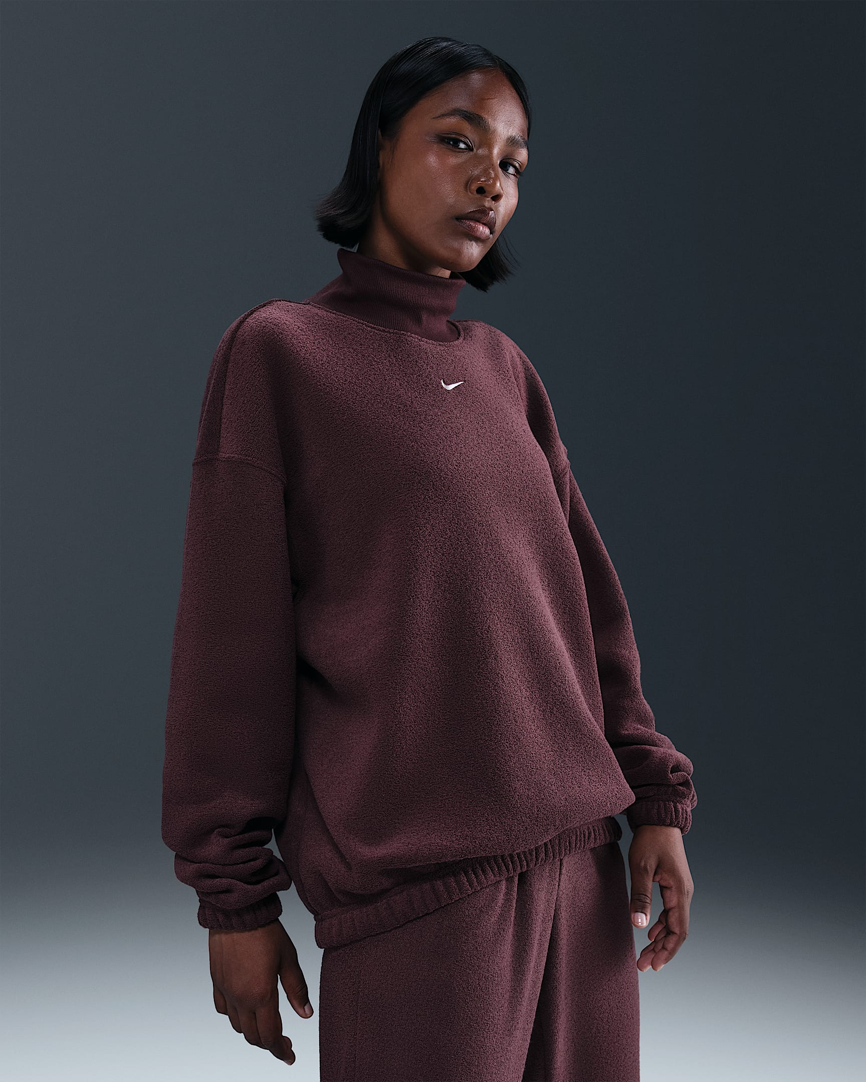 Nike Sportswear Phoenix Plush Women's Cozy Fleece Oversized Mock-Neck Top - Burgundy Crush/Sail