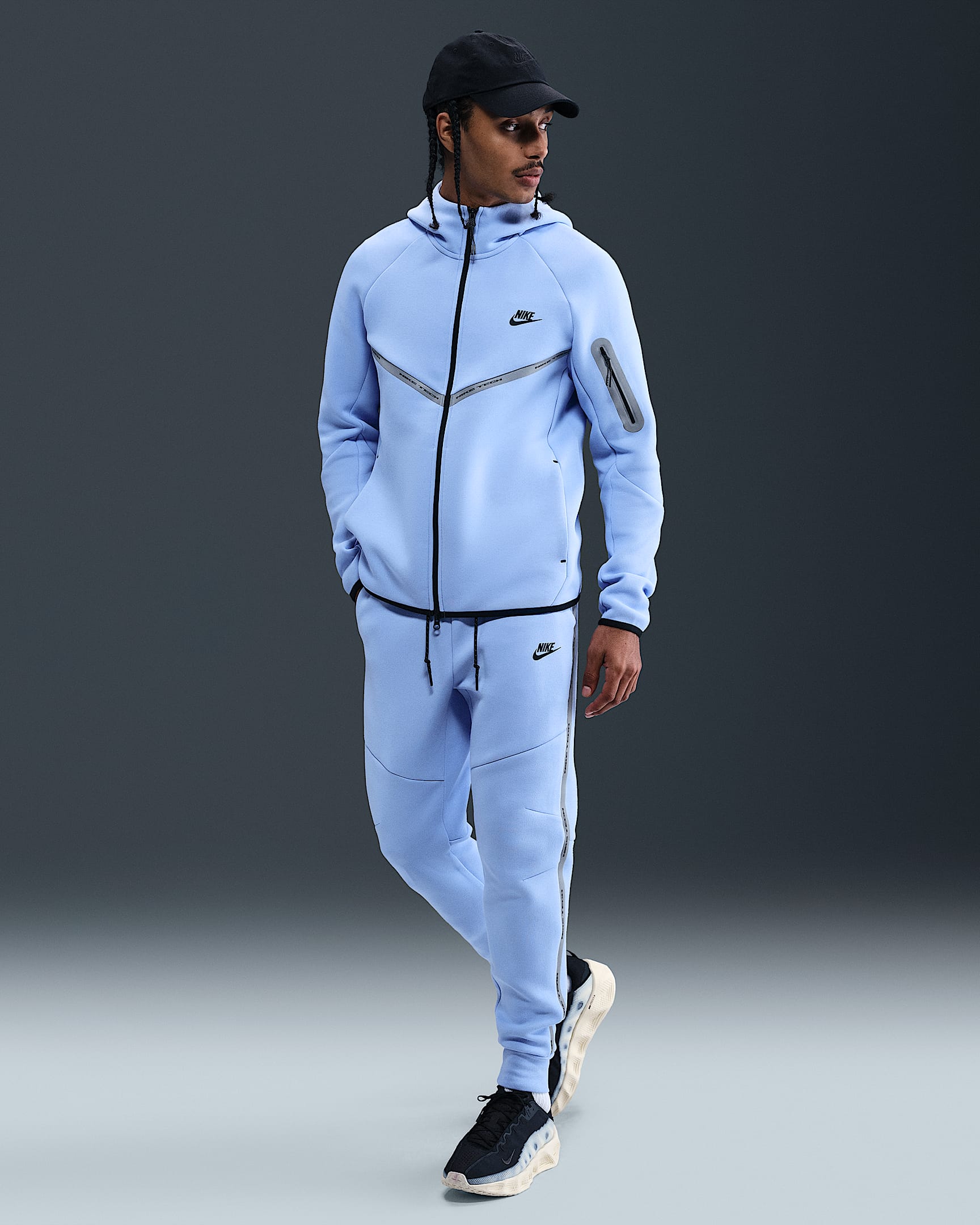 Nike Tech Men's Fleece Joggers with Reflective Accents - Aluminium/Black