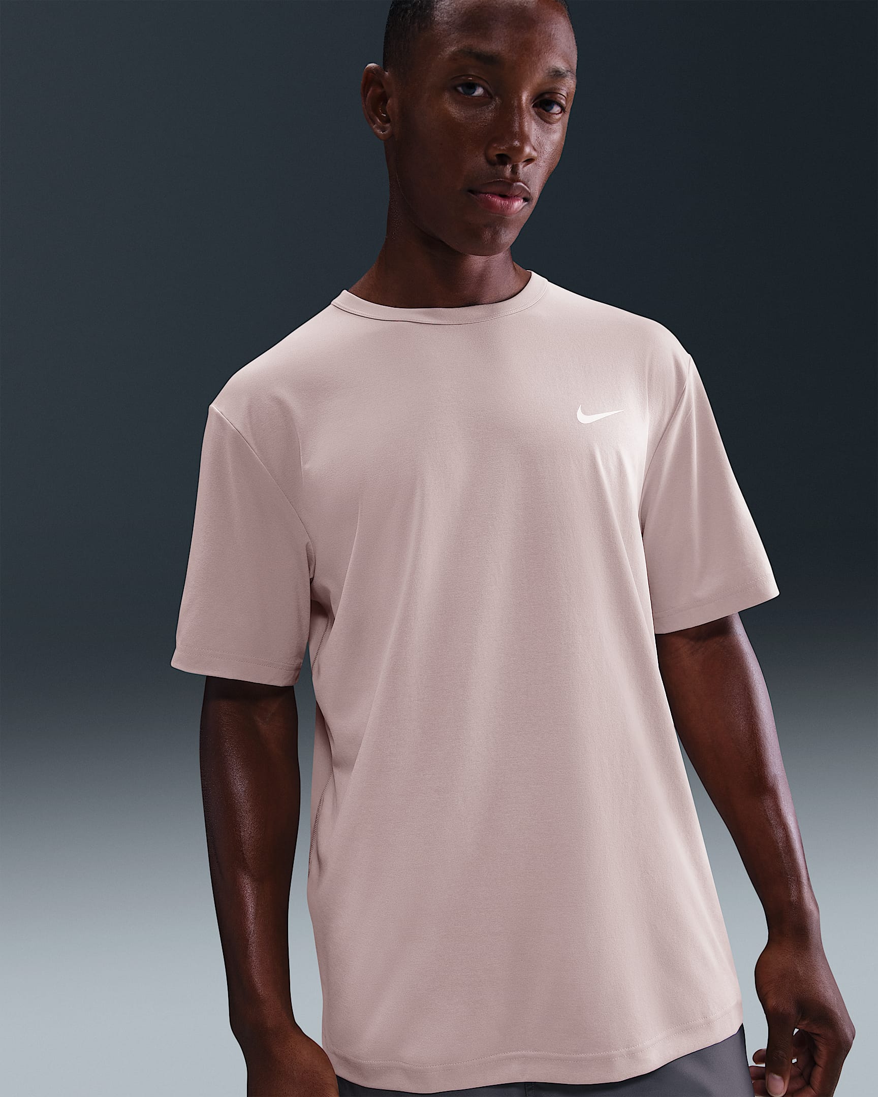 เสื้อแขนสั้นอเนกประสงค์ผู้ชาย Dri-FIT UV Nike Hyverse - Silt Red/ขาว