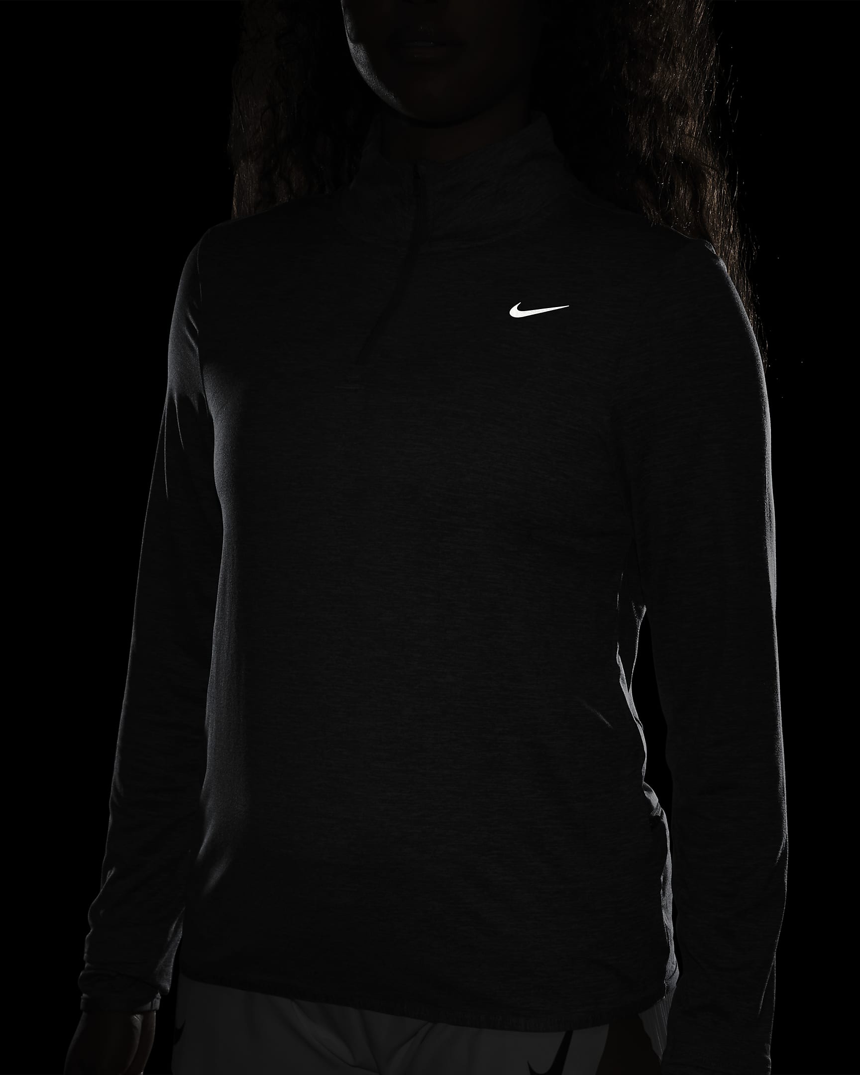 Top da running con zip a 1/4 e protezione UV Nike Swift – Donna - Smoke Grey/Light Smoke Grey/Heather