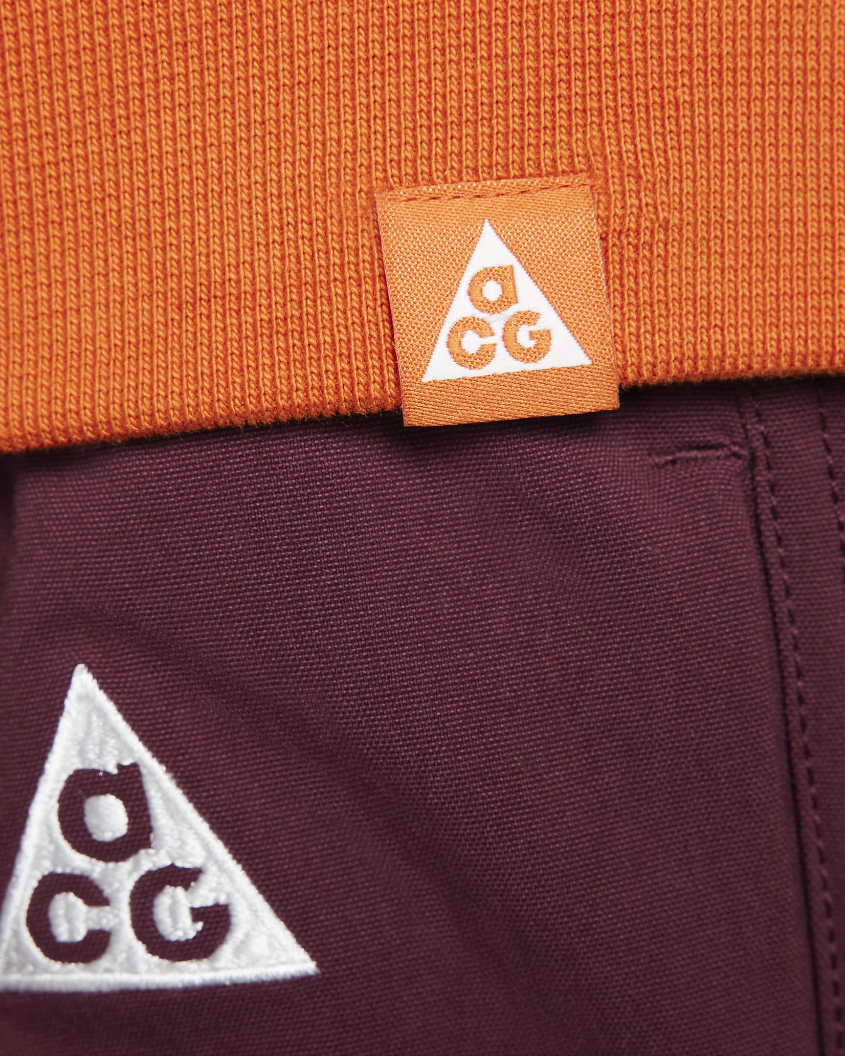 Maglia a girocollo in fleece Nike ACG Therma-FIT - Campfire Orange/Night Maroon/Summit White