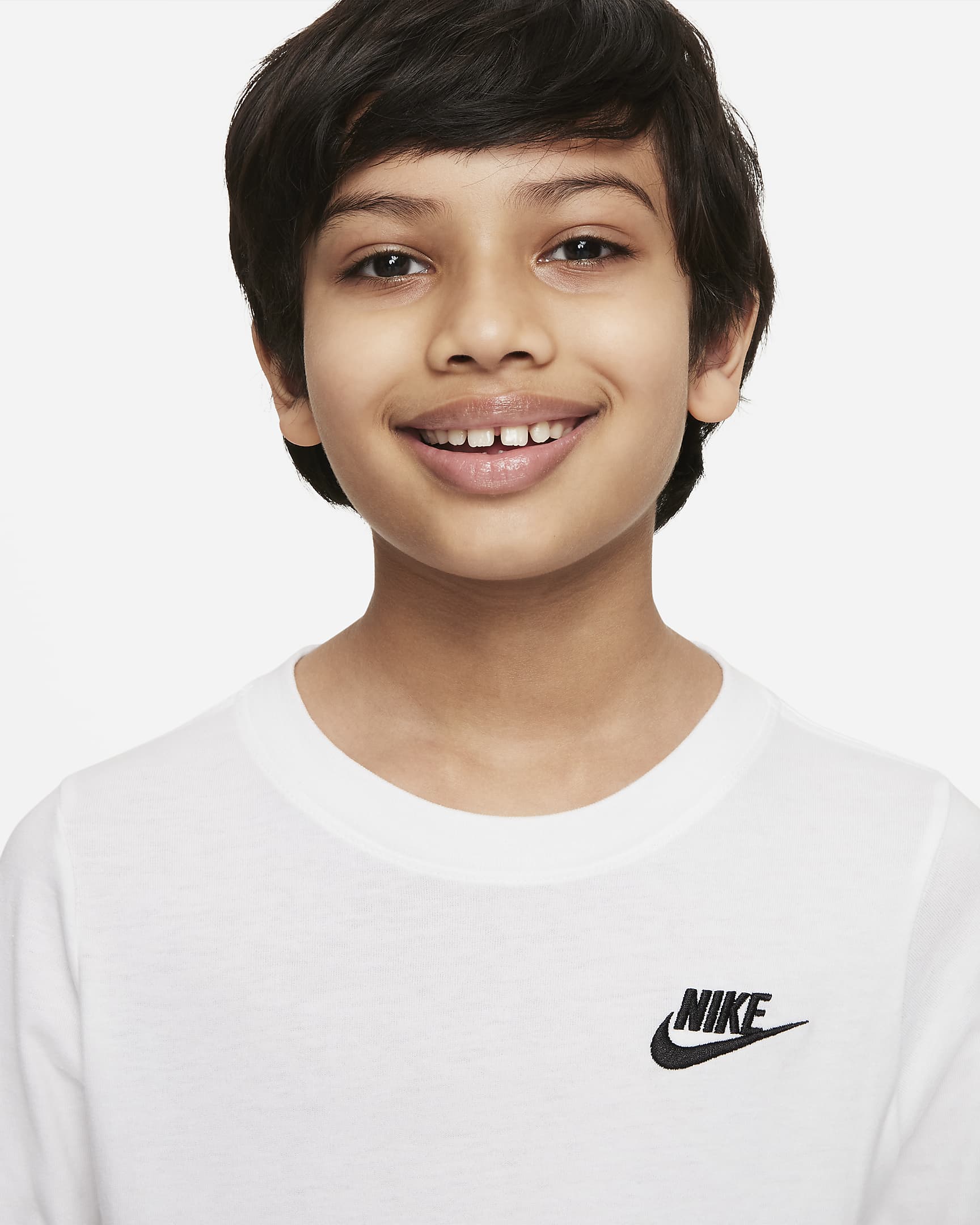 Nike Sportswear Big Kids' (Boys') Long-Sleeve T-Shirt. Nike JP