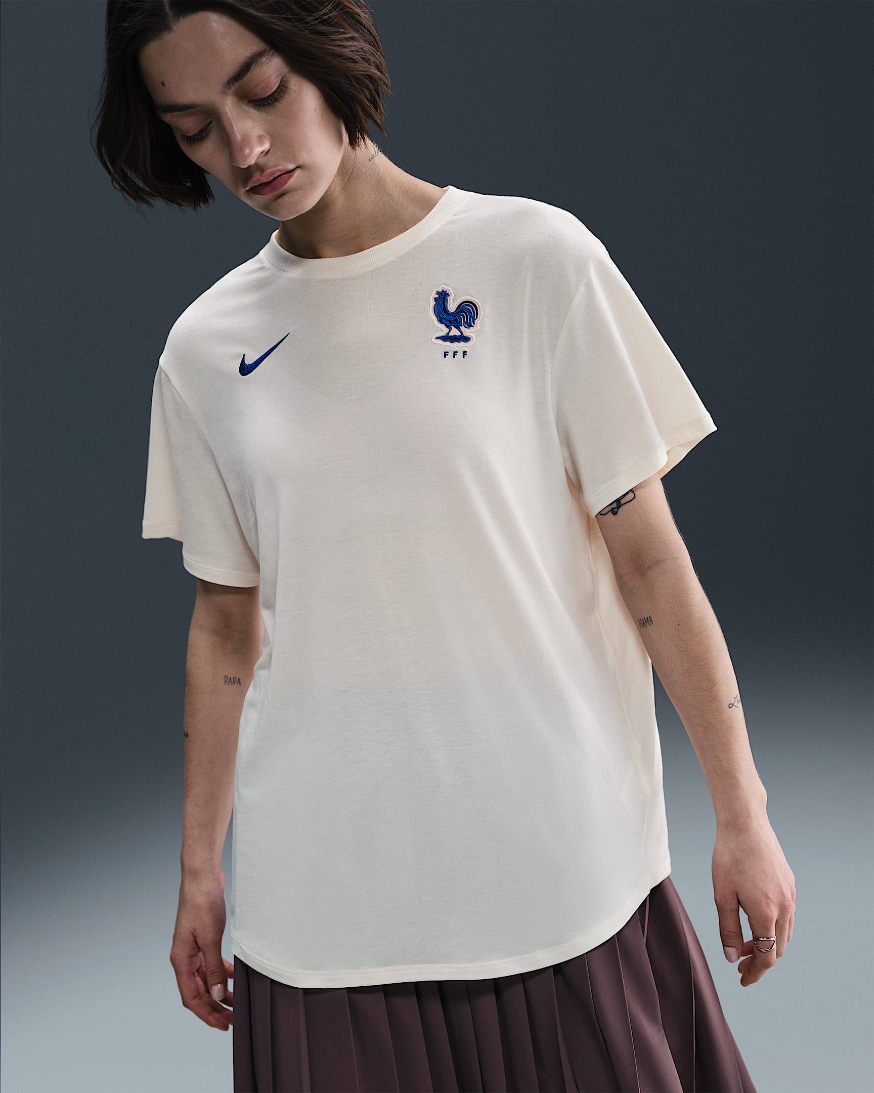 FFF Relaxed Women's Nike One Dri-FIT Football Short-Sleeve Top - Pale Ivory/Washed Coral/Bright Blue