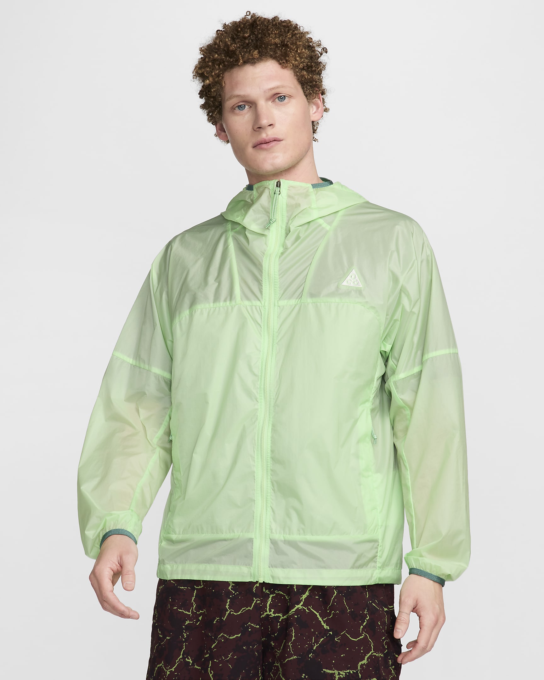 Casaco resistente ao vento Nike ACG "Cinder Cone" para homem - Verde Vapor/Bicoastal/Branco Summit