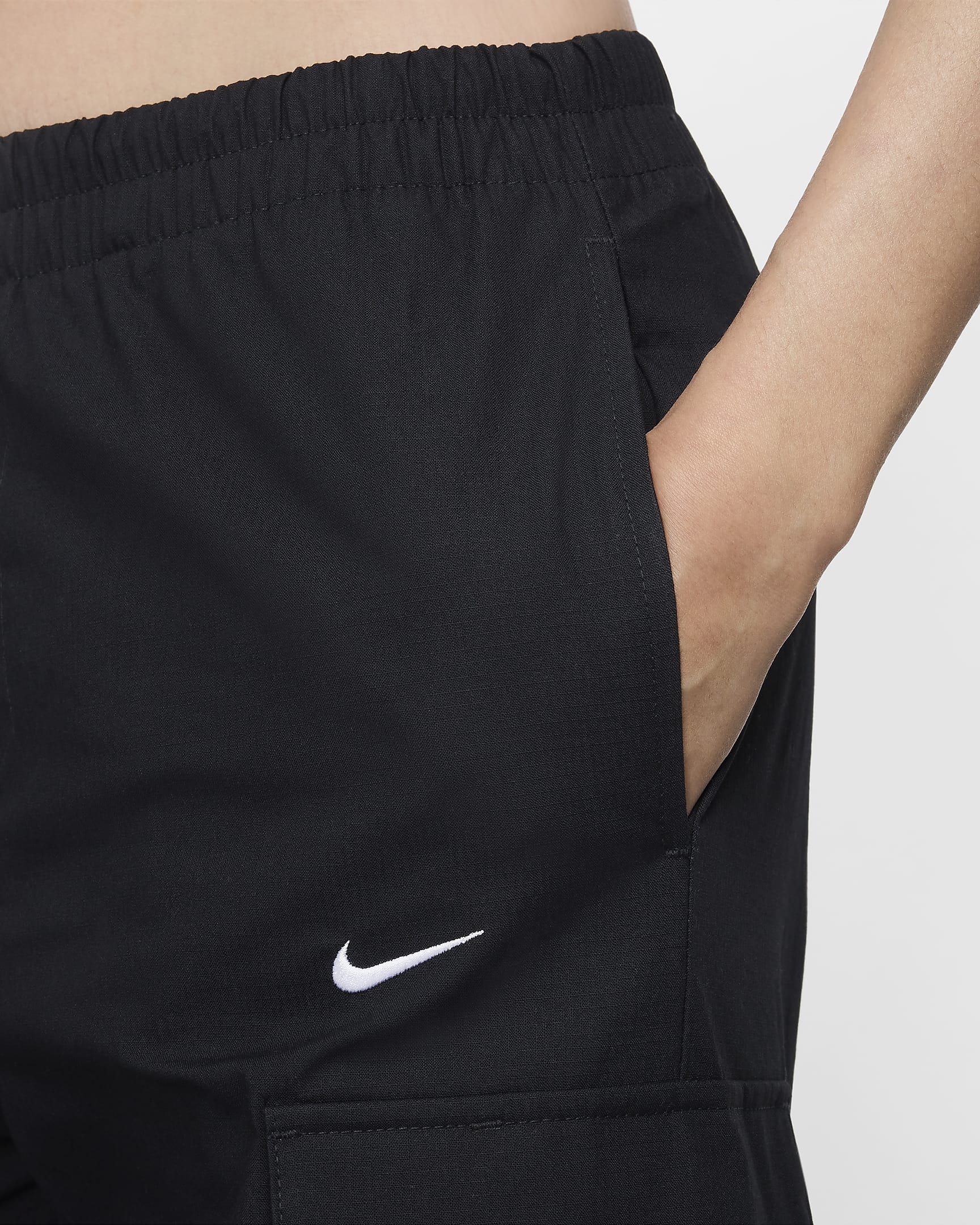 Nike Sportswear Everything Wovens Women's Mid-Rise Cargo Trousers - Black/White