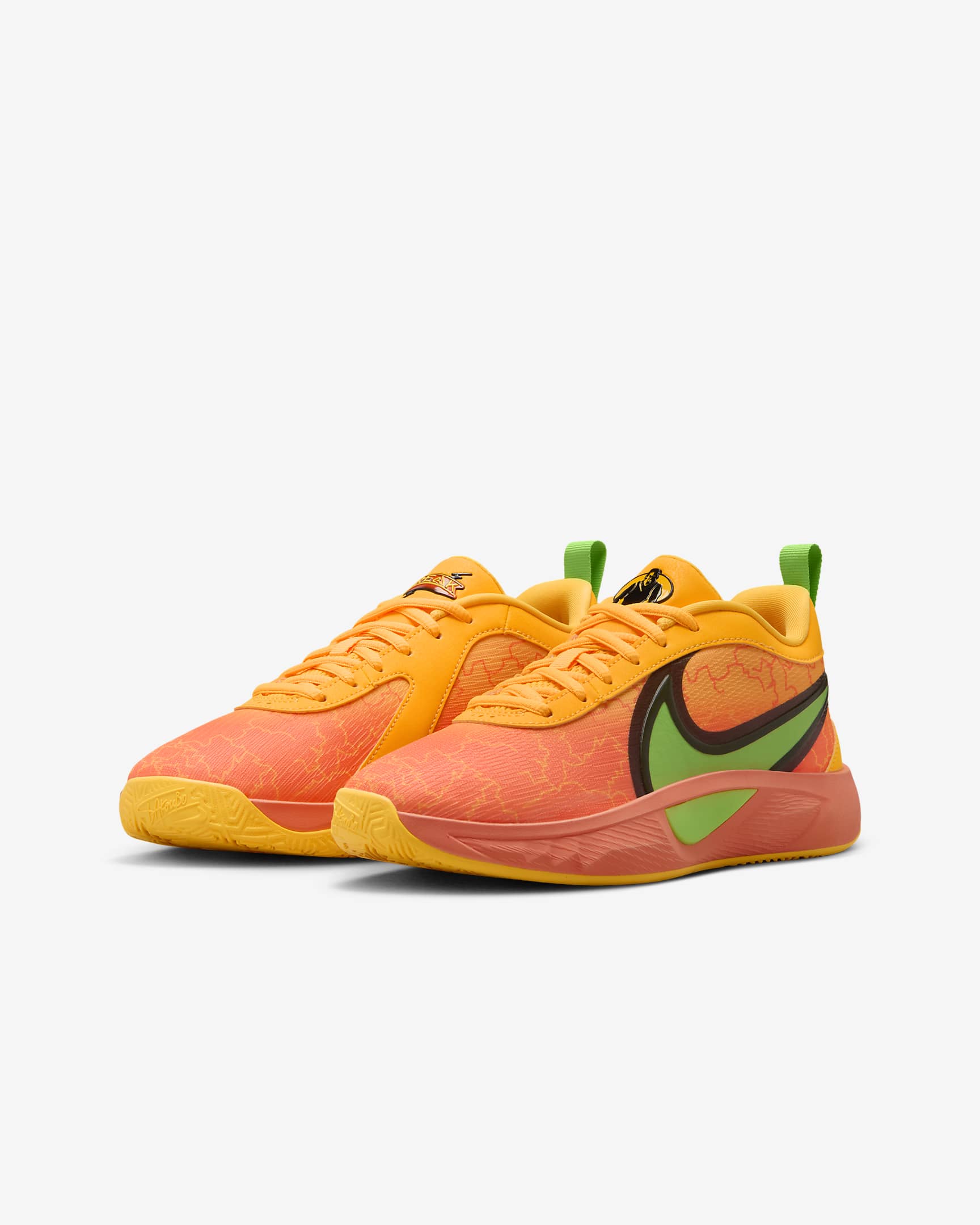 Giannis Freak 6 Basketballschuh (ältere Kinder) - Light Wild Mango/Schwarz/Laser Orange/Action Green