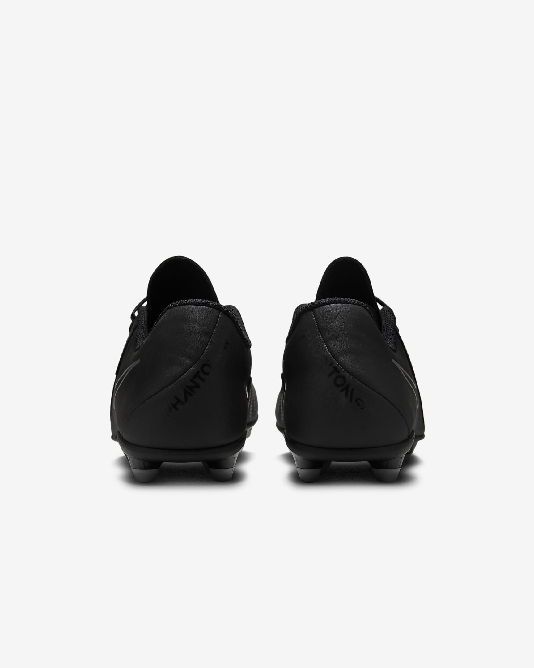 Nike Phantom GX 2 Club MG Low-Top Football Boot. Nike IL