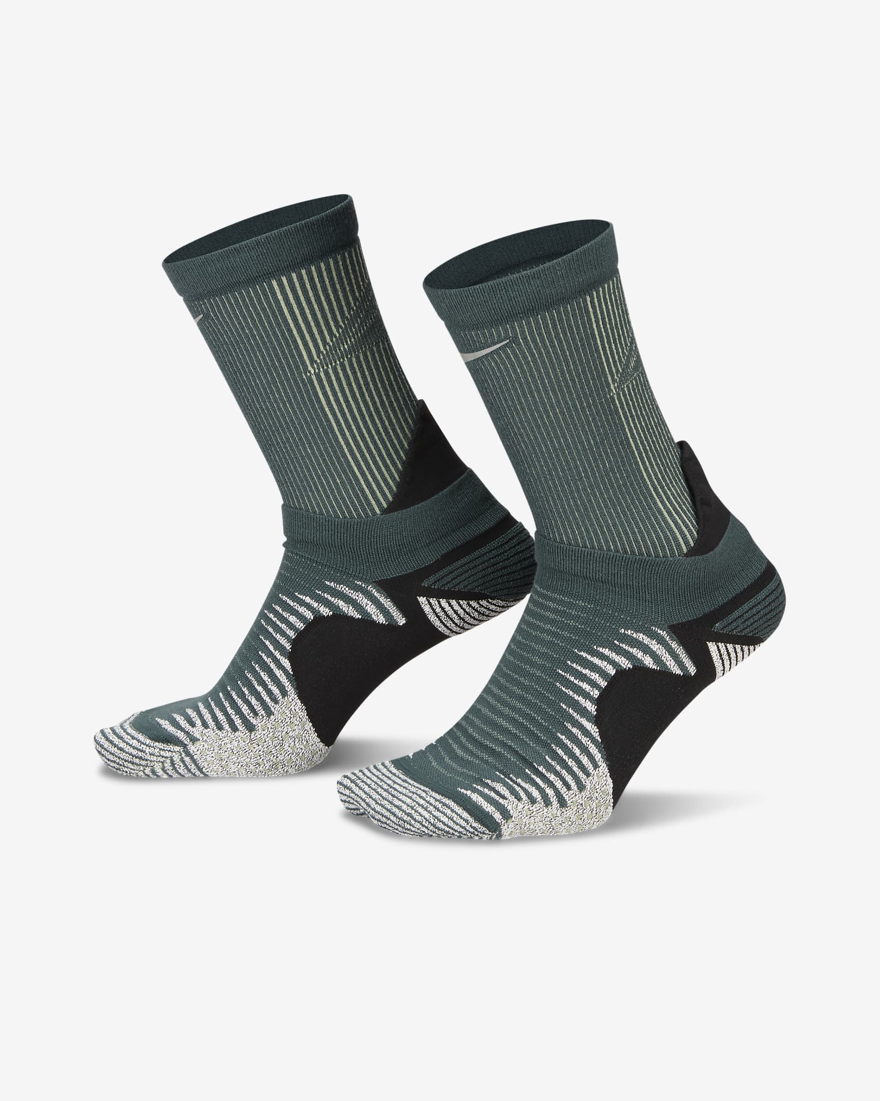Nike Dri-FIT Trail-Running Crew Socks. Nike LU