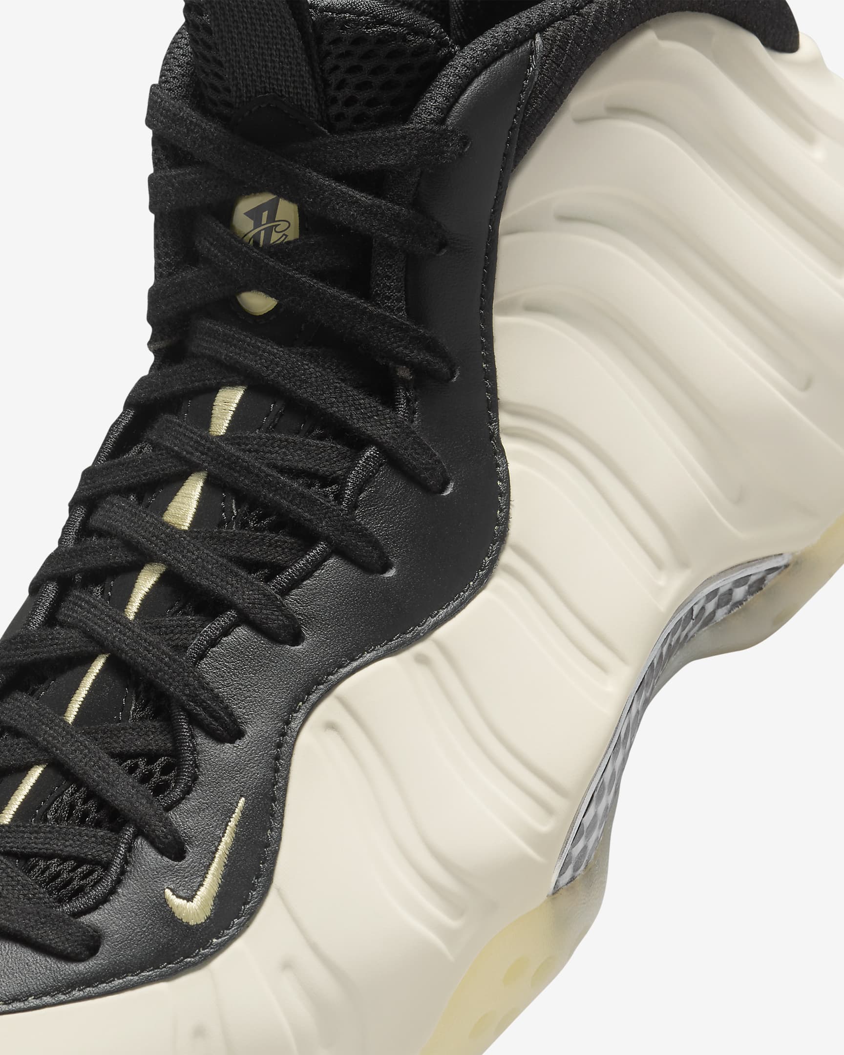 Pánské boty Nike Air Foamposite One - Černá/Light Orewood Brown/Chrome/Team Gold