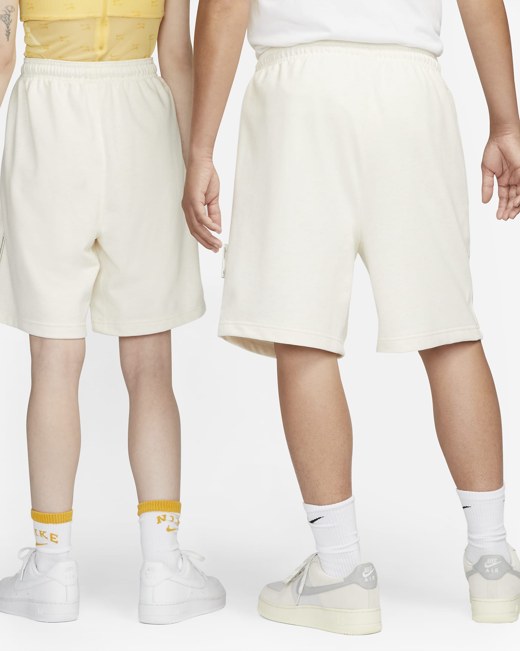 Nike Standard Issue Men's DriFIT 8" Basketball Shorts.