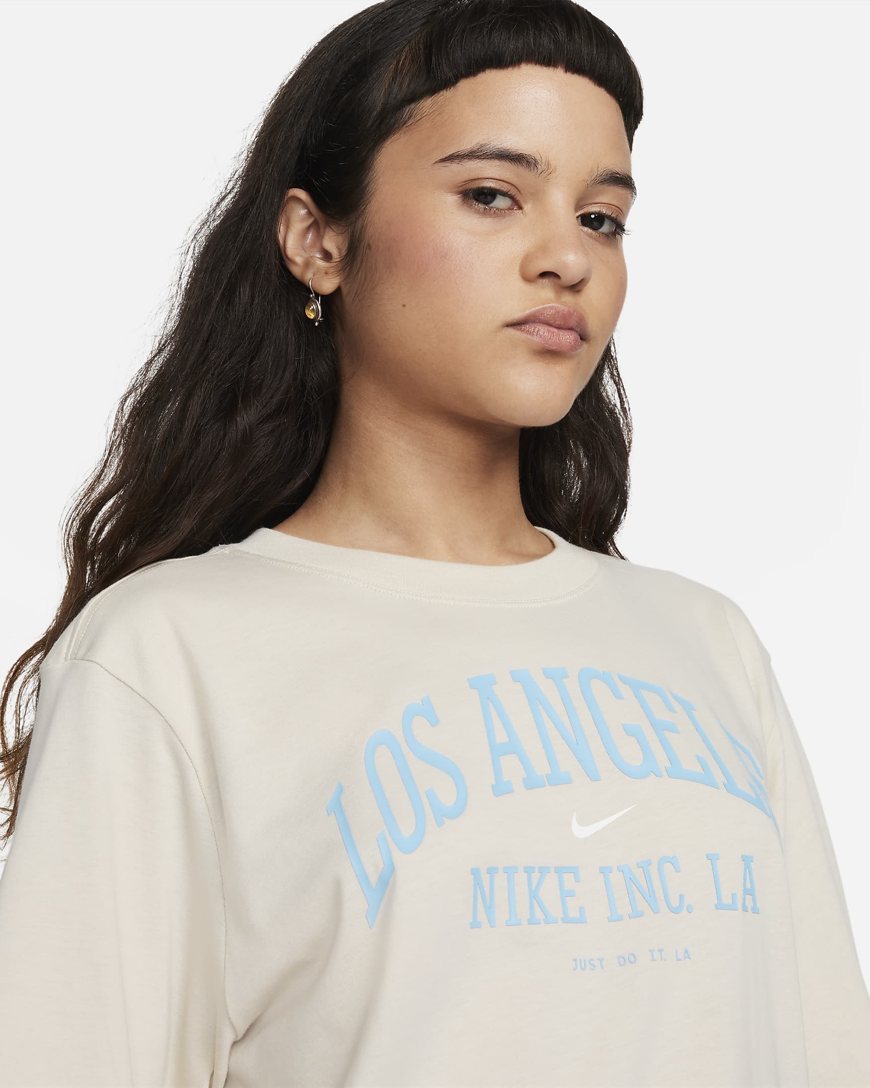 nike women's graphic t shirts