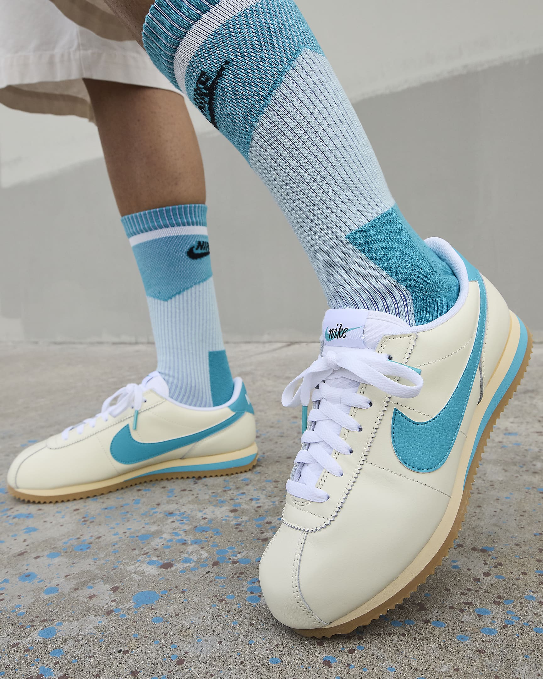 Nike Cortez 女鞋 - Coconut Milk/Gum Yellow/Pale Vanilla/Teal Nebula