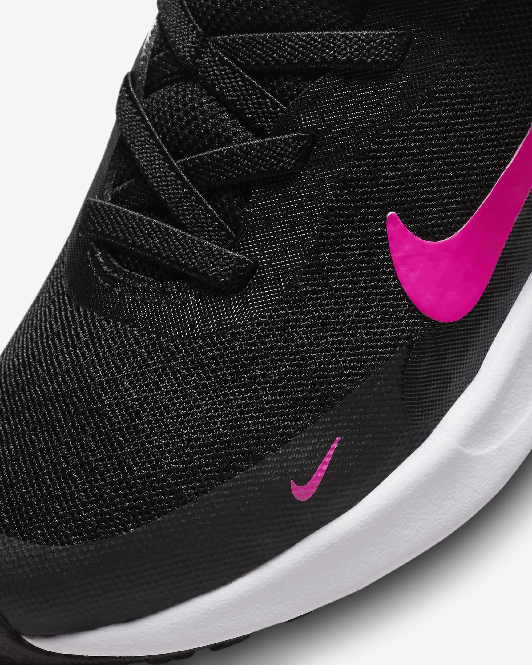 Nike Revolution 7 Younger Kids' Shoes - Black/White/Hyper Pink