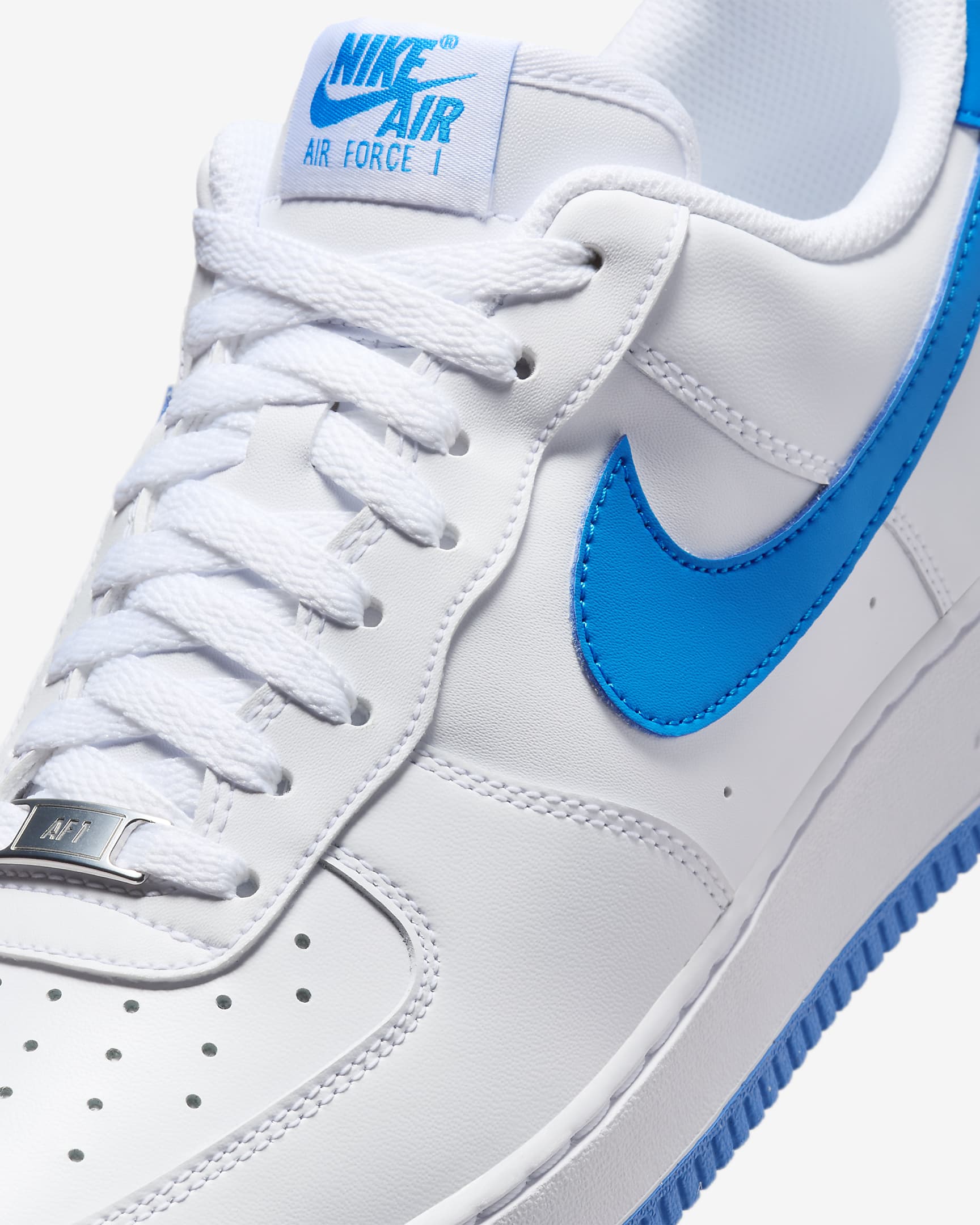 Nike Air Force 1 07 男鞋。nike Tw