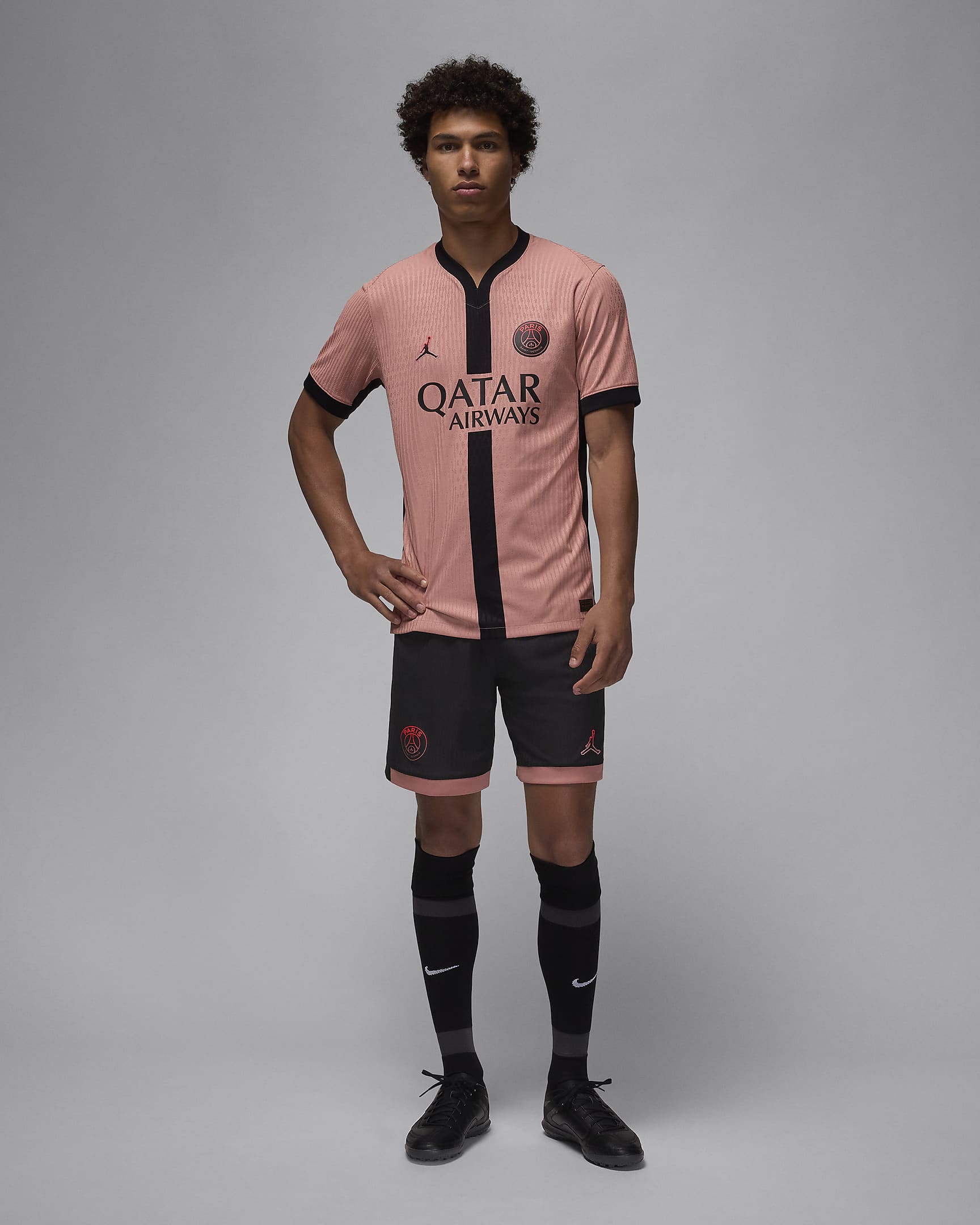 Męskie spodenki piłkarskie Jordan Dri-FIT ADV Authentic Paris Saint-Germain Match 2024/25 (wersja trzecia) - Czerń/Rust Pink/Rust Pink