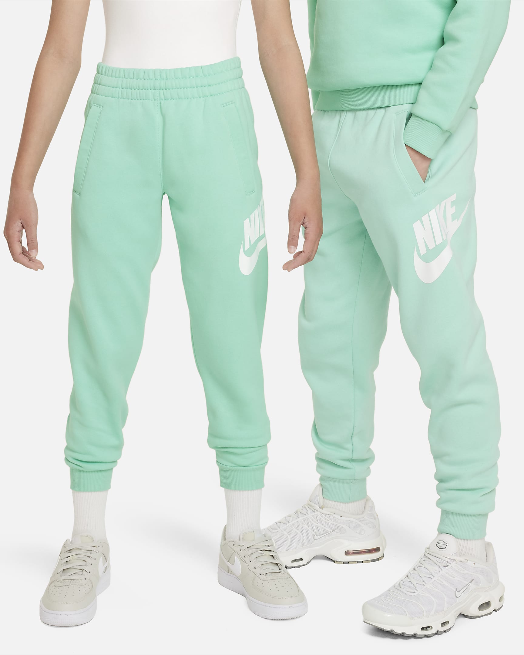 Nike Club Fleece Big Kids' Joggers - Emerald Rise/White