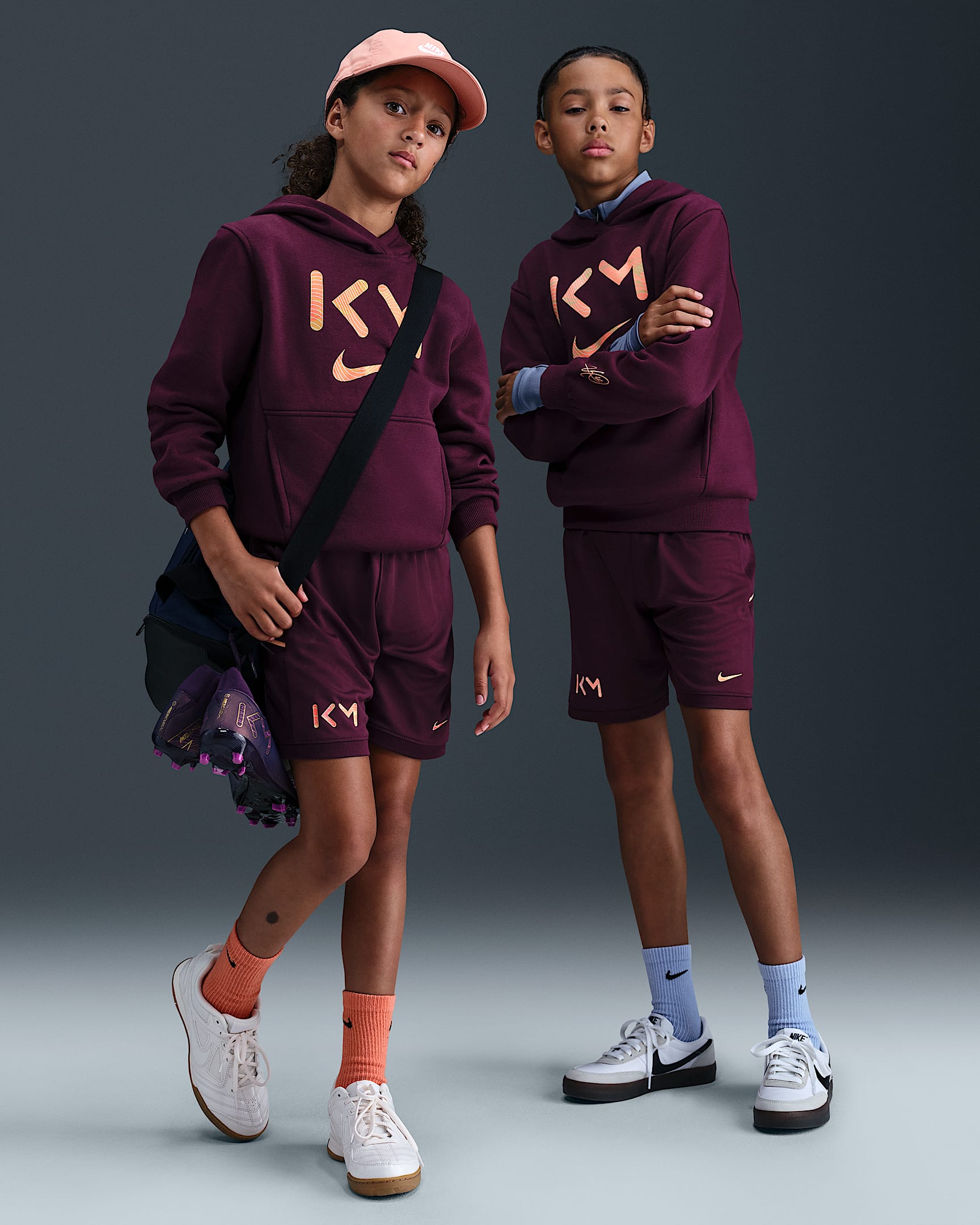 Fotbalové kraťasy Kylian Mbappé Academy Nike Dri-FIT pro větší děti - Bordeaux/Bordeaux/Orange Pulse/Melon Tint