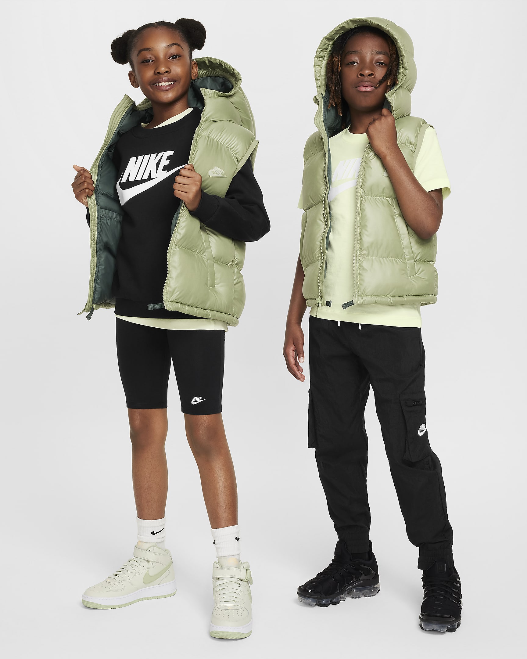 Nike Sportswear Heavyweight Synthetic Fill EasyOn Older Kids' Therma-FIT Repel Loose Hooded Gilet - Oil Green/Vintage Green/Jade Horizon