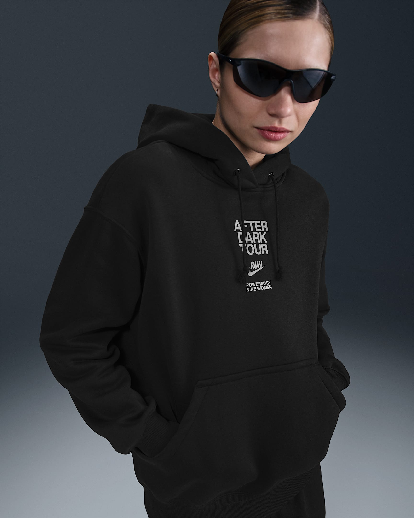 Nike Women's Oversized Graphic Hoodie - Black