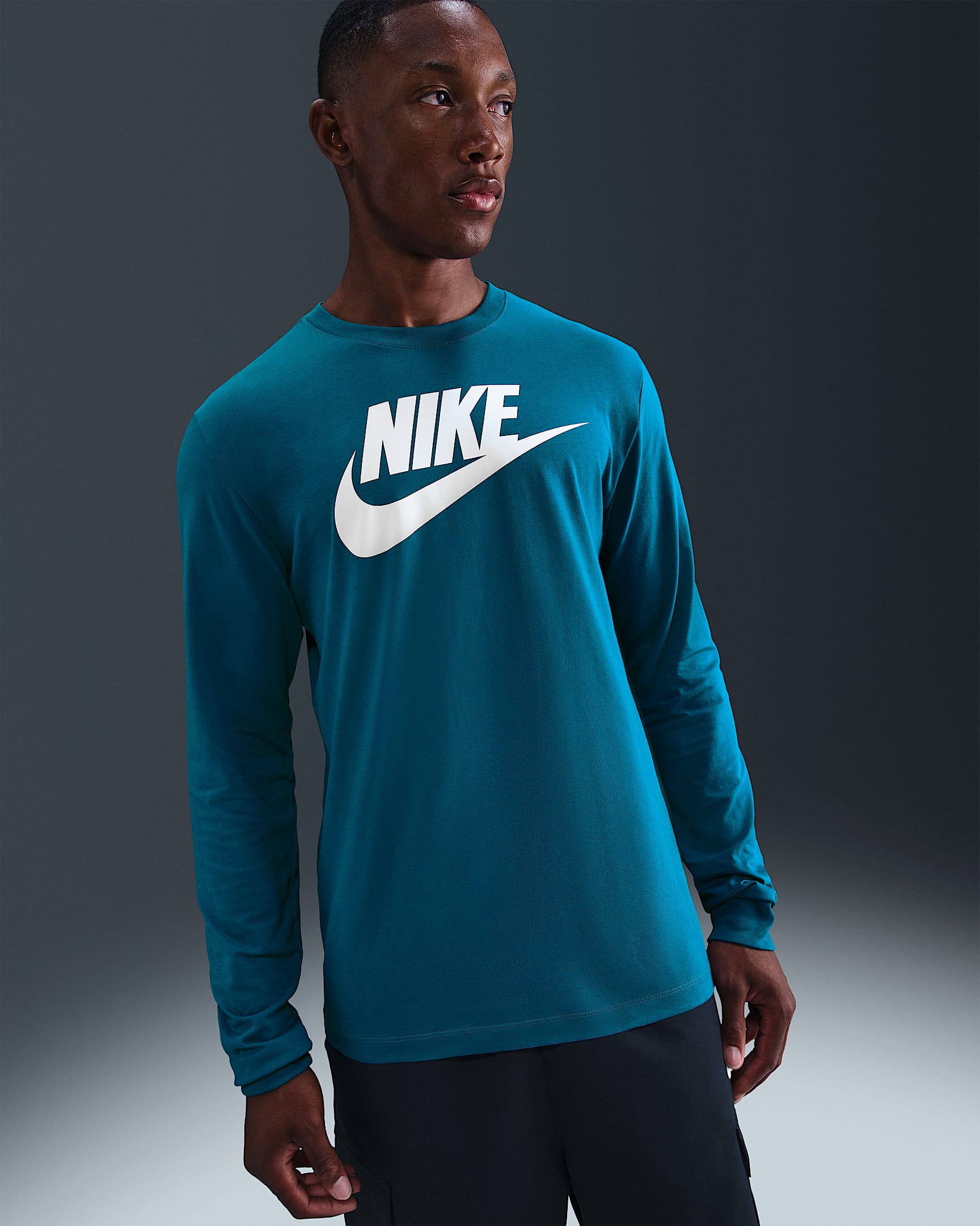 Nike Sportswear Men's Long-Sleeve T-Shirt - Green Abyss