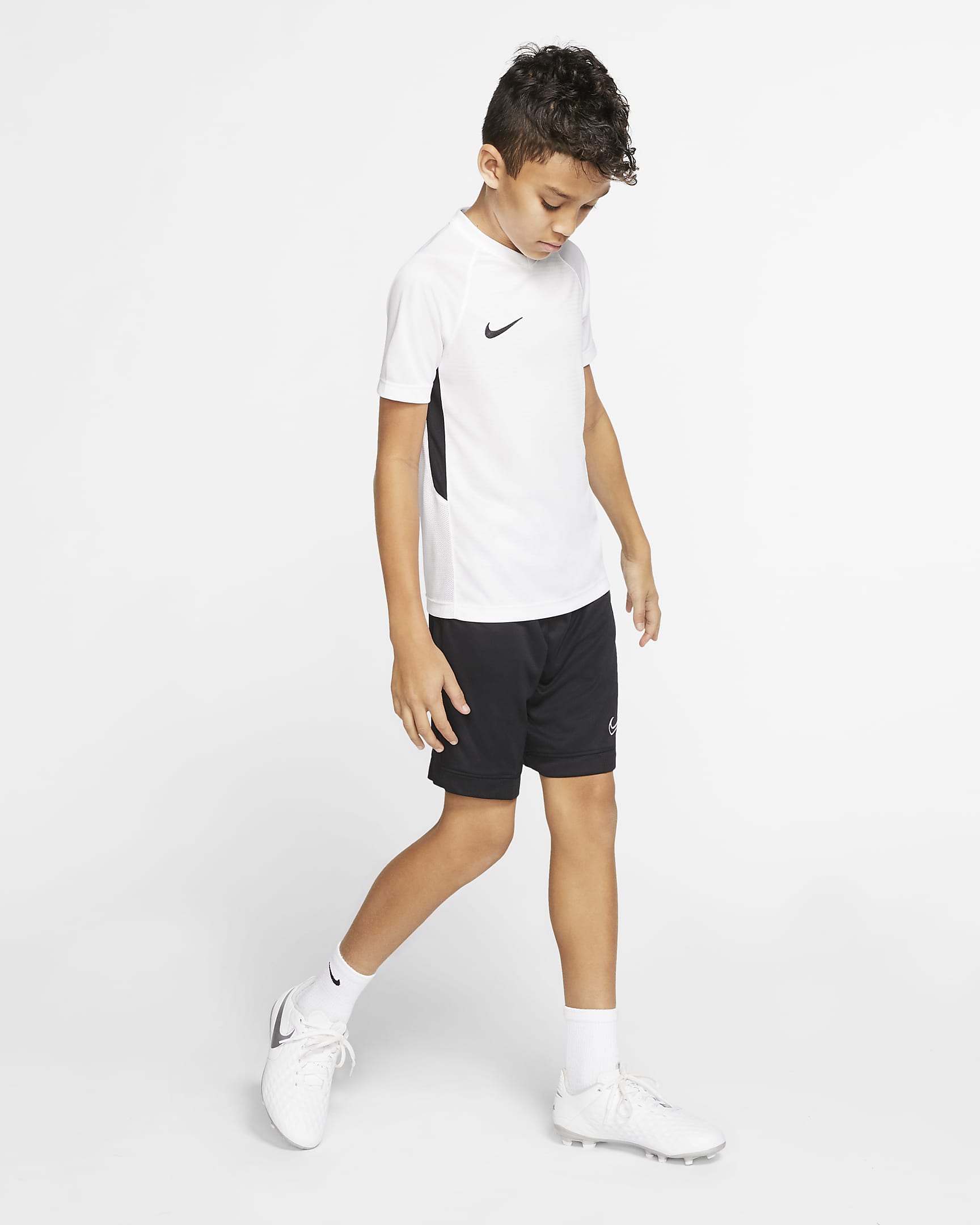 Nike Dri-FIT Academy Older Kids' Football Shorts. Nike ZA