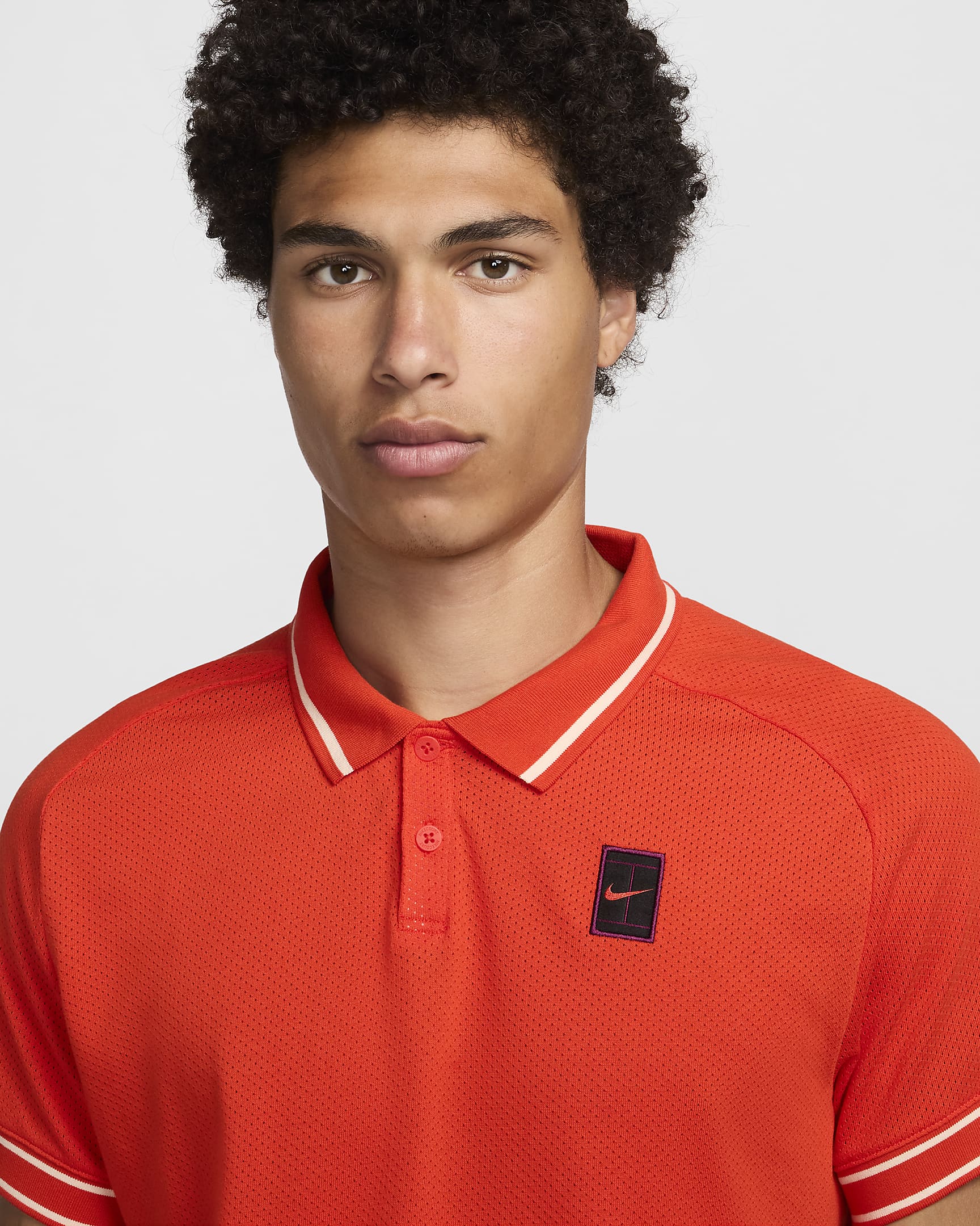 NikeCourt Heritage Men's Tennis Polo - Picante Red/Crimson Tint