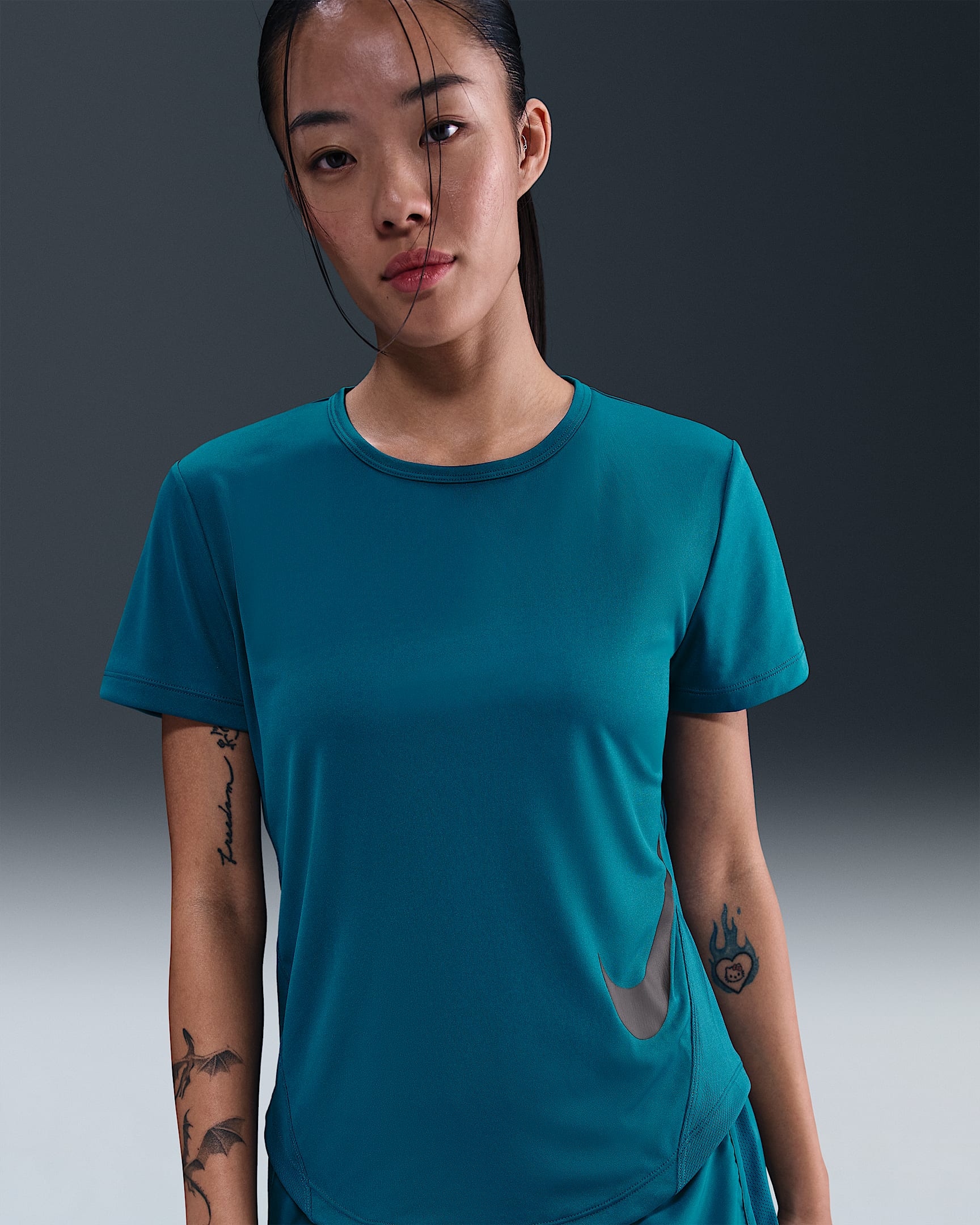 ナイキ テンポ スウッシュ ラン ウィメンズ Dri-FIT ショートスリーブ ランニングトップ - グリーンアビス/ブラック