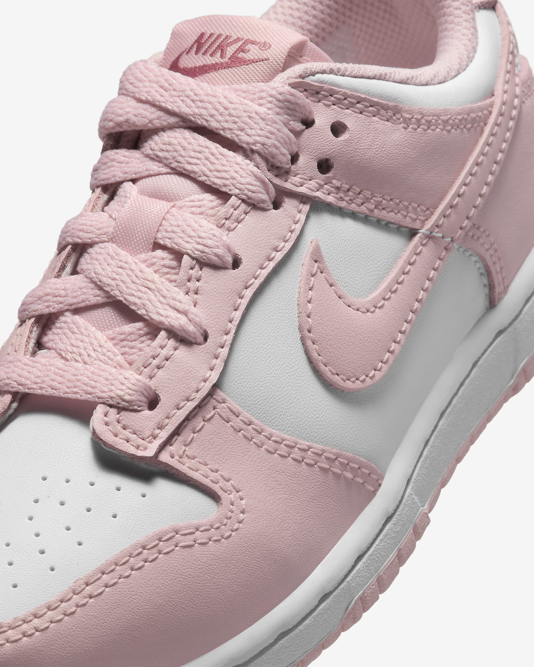 pink low dunk nike