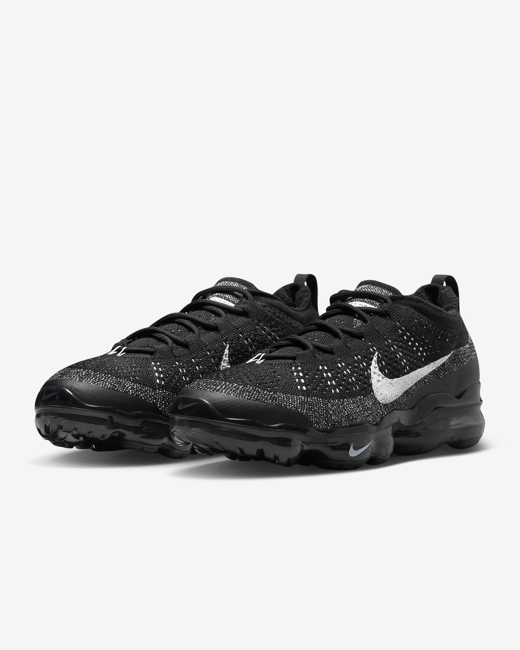 Nike Air VaporMax 2023 Flyknit 男鞋 - 黑色/白色/黑色/白色