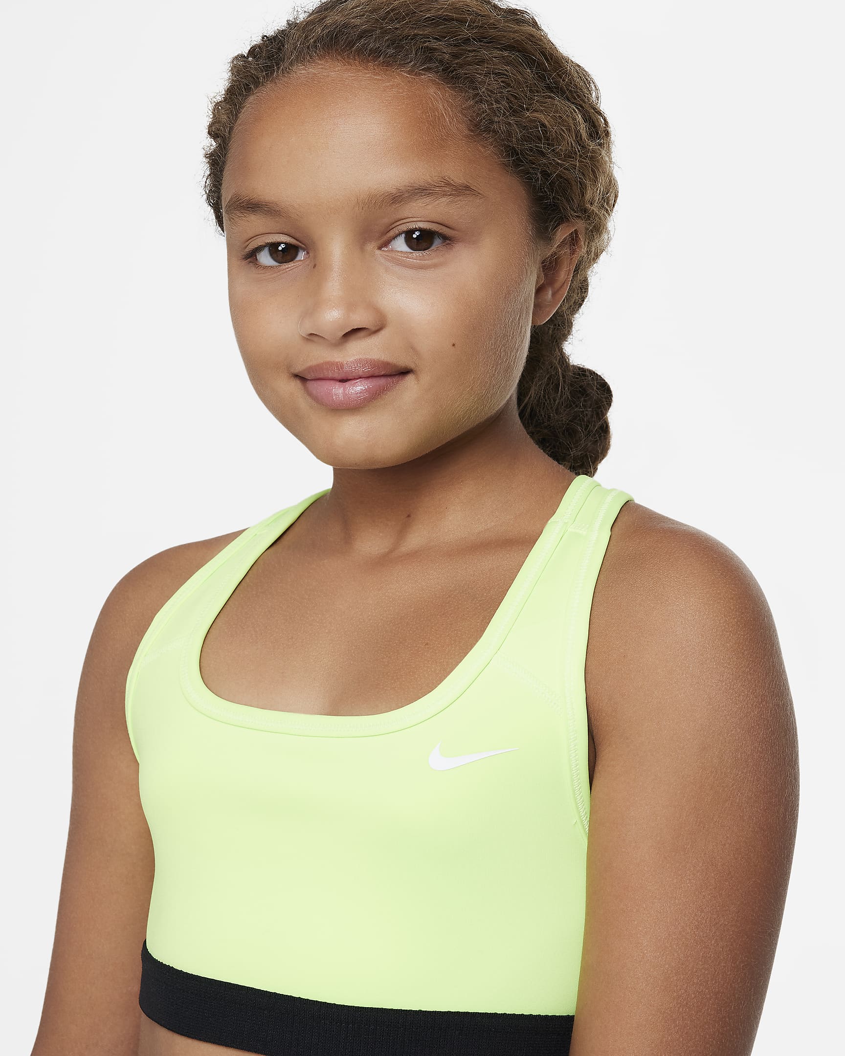 Bra deportivo para niñas talla grande Nike Swoosh. Nike.com