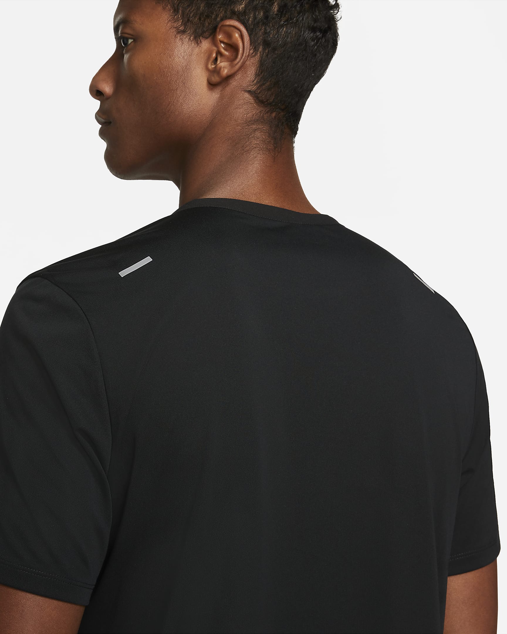 Nike Rise 365 Dri-FIT kortermet løpeoverdel til herre - Svart