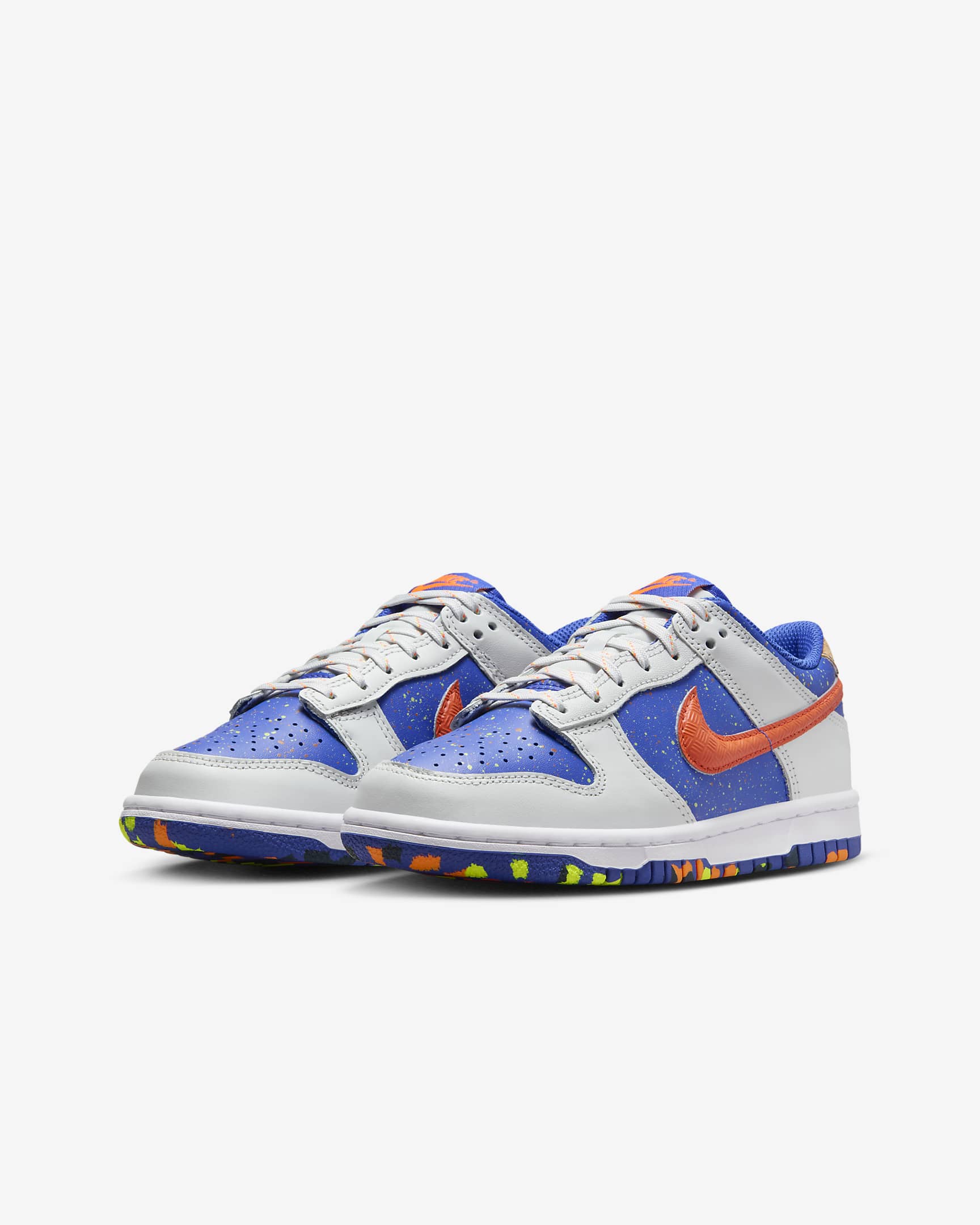 Tenis para niños grandes Nike Dunk Low - Polvo fotón/Azul astronómico/Volt/Naranja total