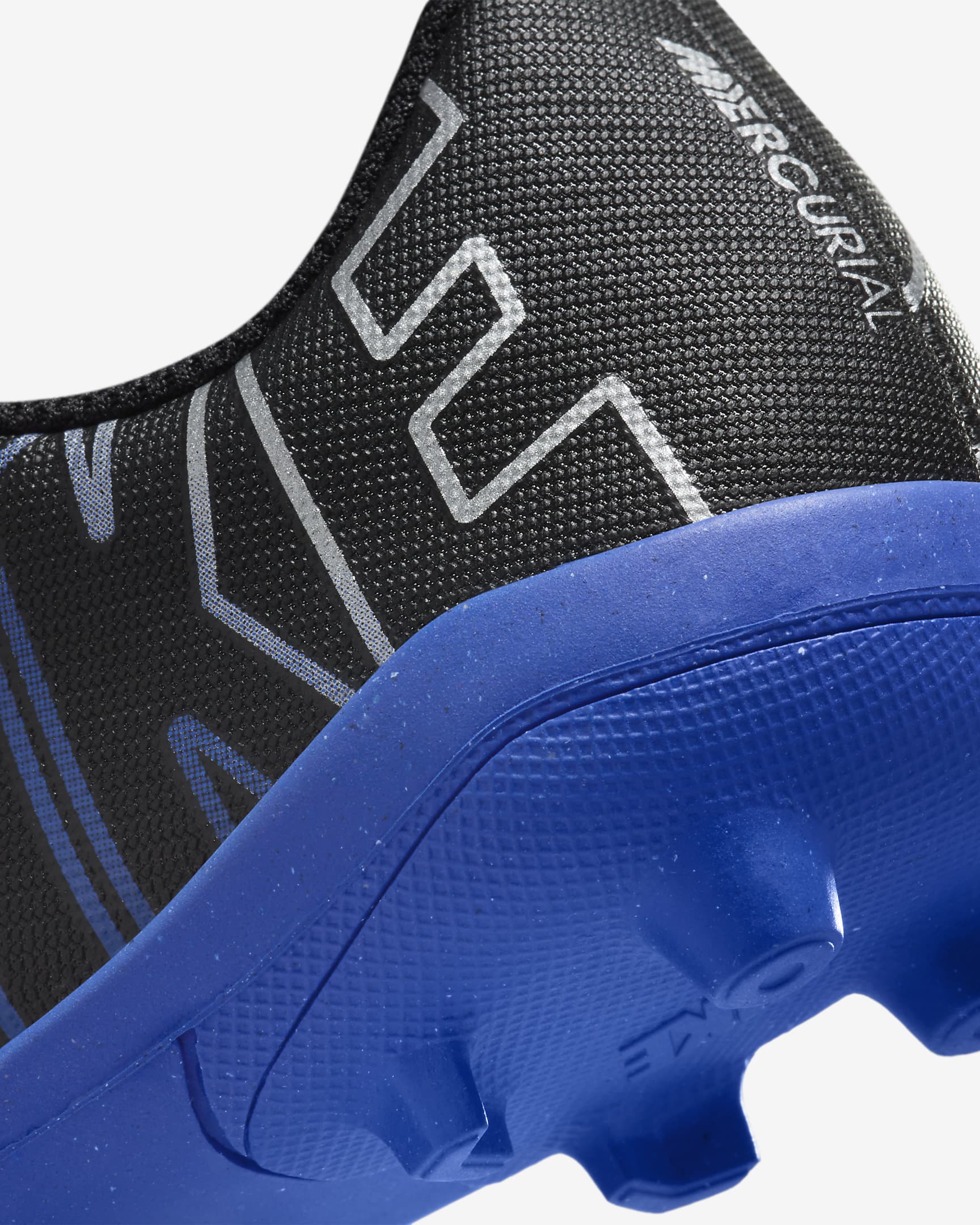 Nike Jr. Mercurial Vapor 15 Club Younger Kids' MultiGround LowTop