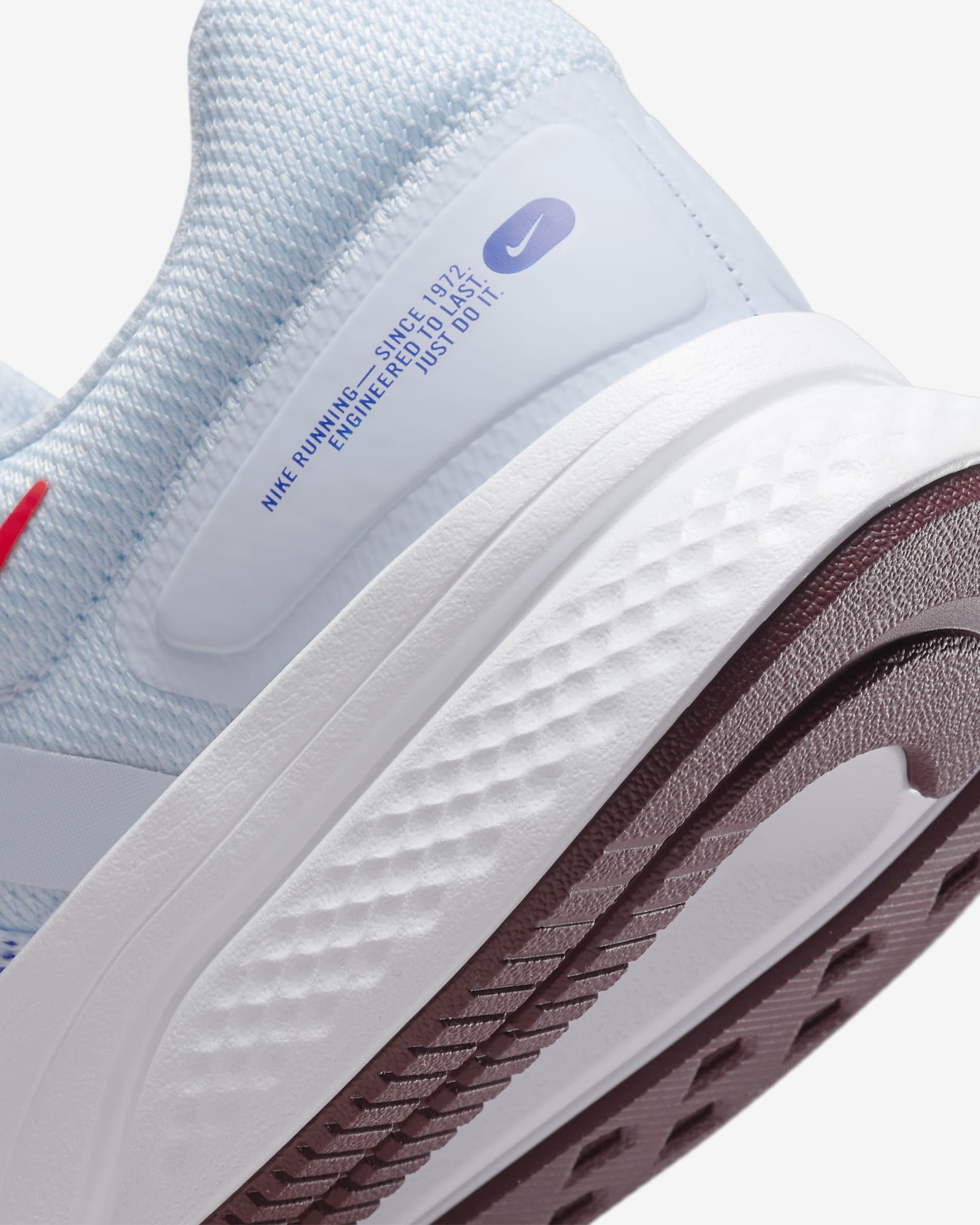 nike run swift lightweight running shoe