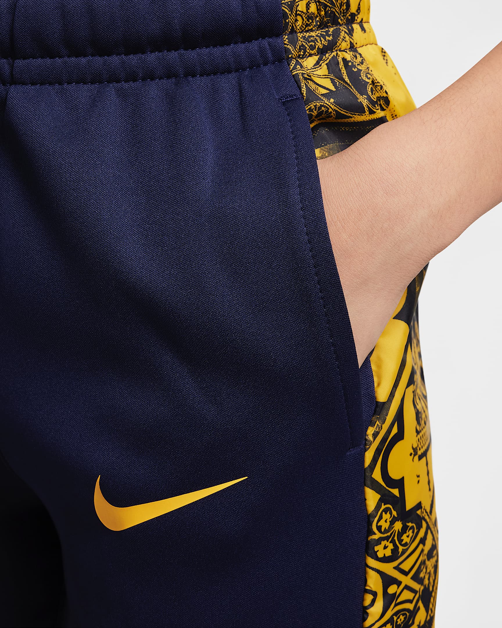 Inter Milan Third Older Kids' Nike Football Woven Tracksuit - Blackened Blue/University Gold/University Gold