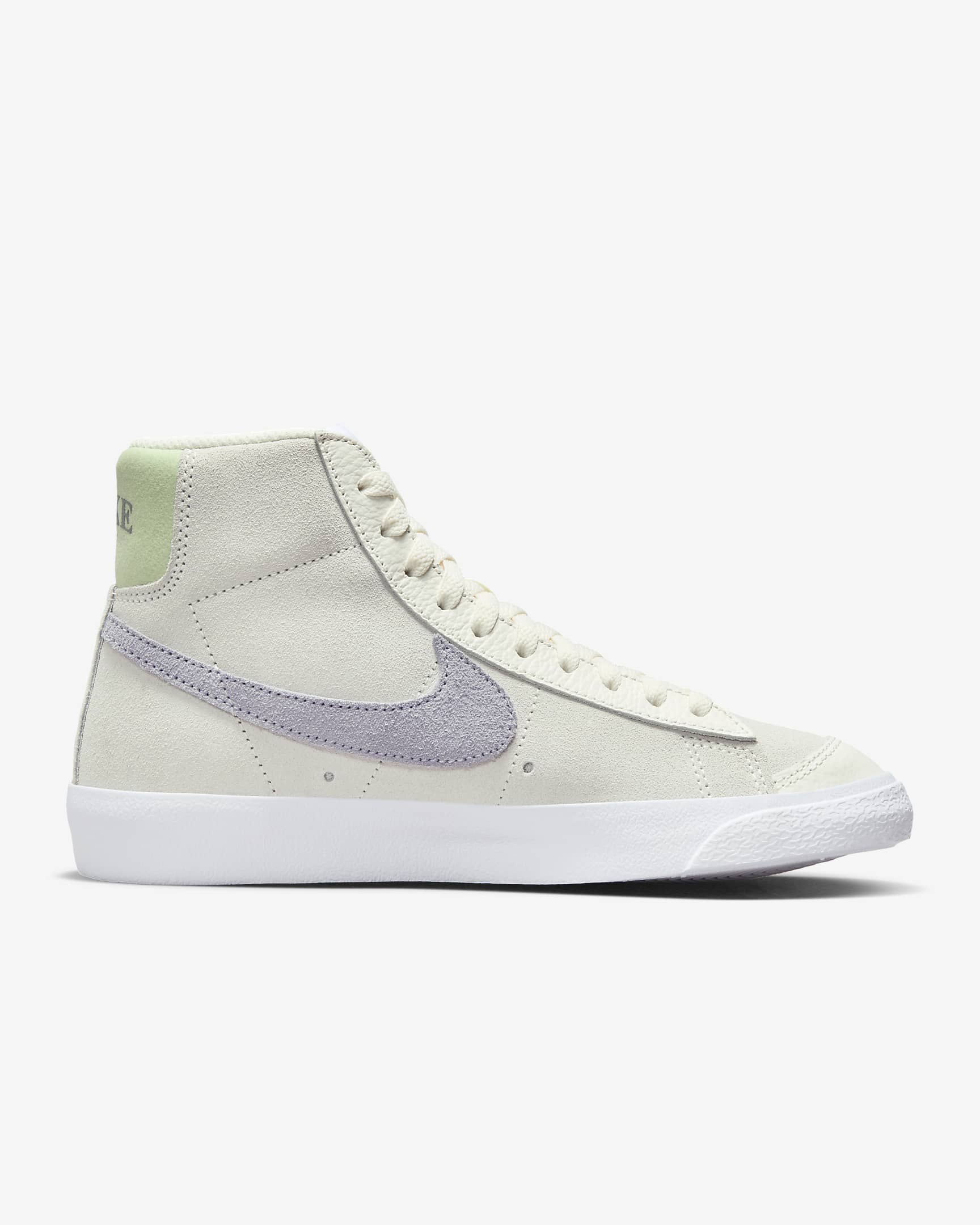 Nike Blazer Mid '77 Women's Shoes. Nike CH