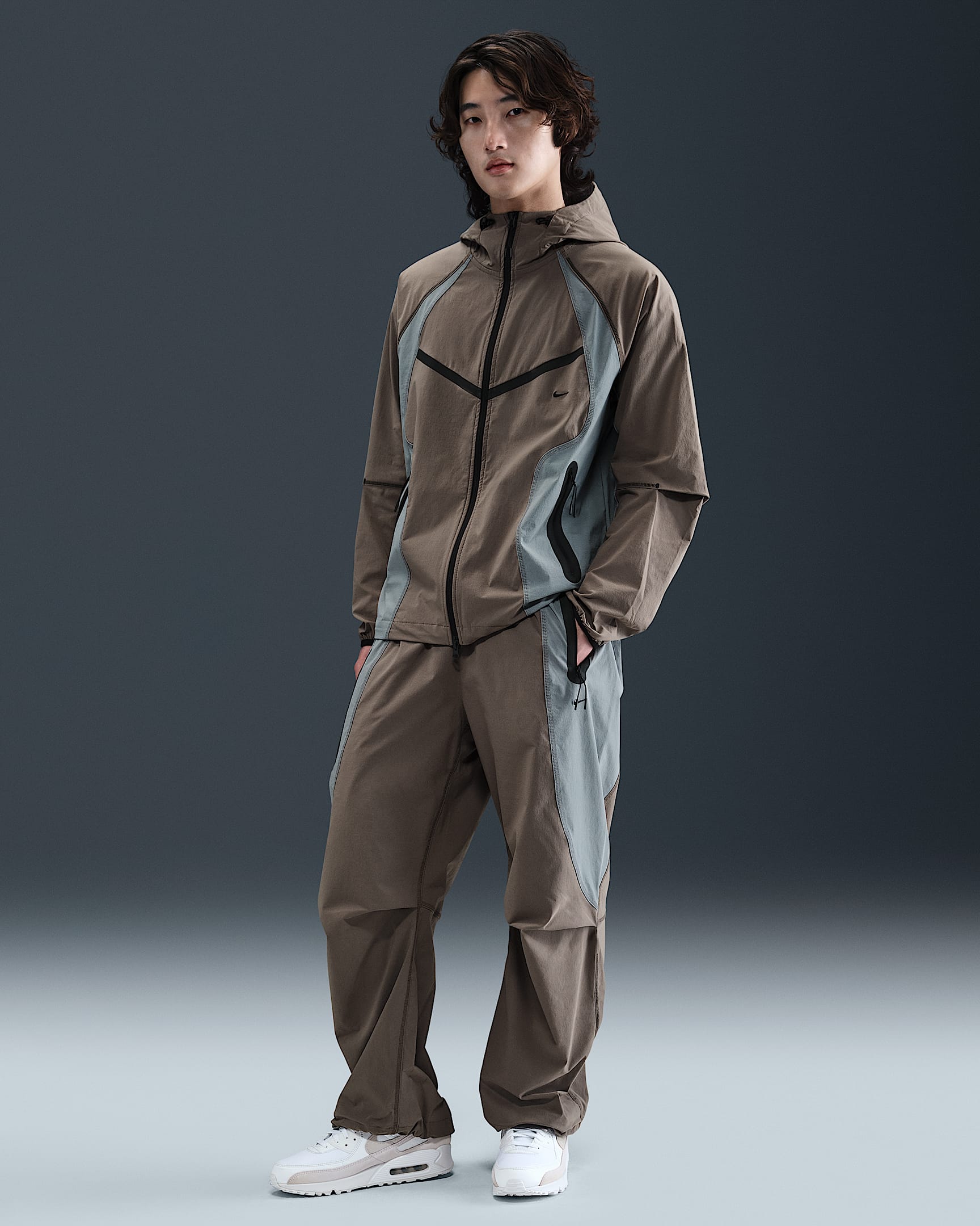 ナイキ テック メンズ Dri-FIT ウーブン カラーブロック ルーズフィット パンツ - ケイブストーン/クールグレー/ブラック