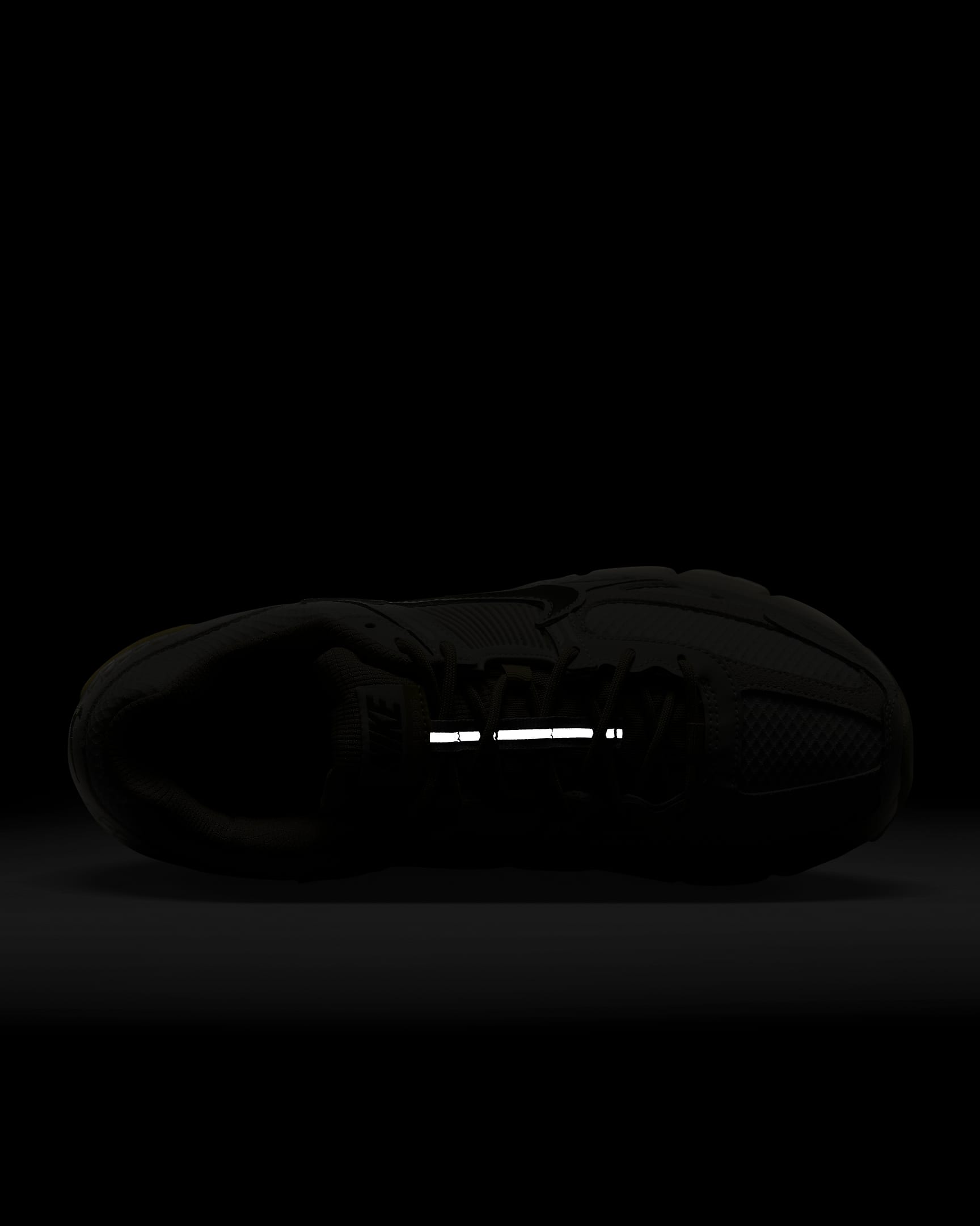 Nike Zoom Vomero 5 Men's Shoes. Nike ZA